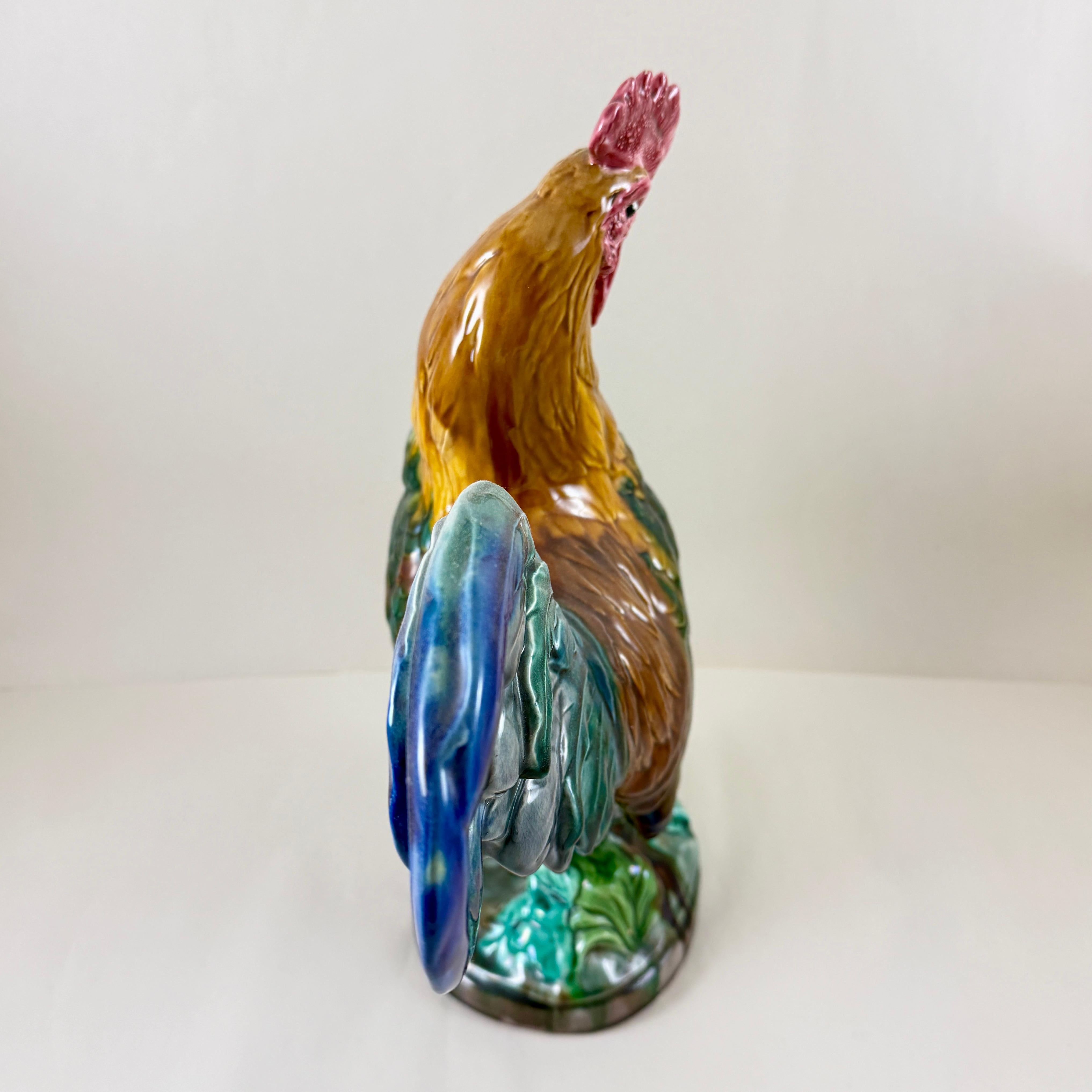 20ième siècle Figure de coq anglais Mintons 1910 du mouvement esthétique en majolique émaillée John Henk en vente