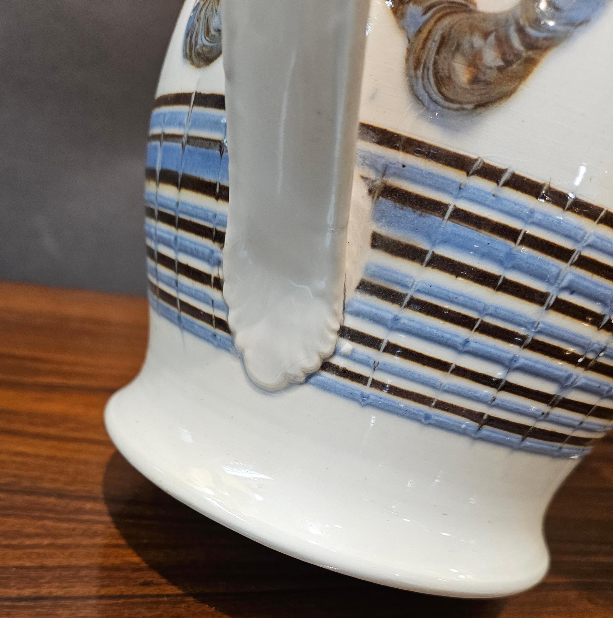 Englische Mokka-Töpferei Creamware Regenwurm Krug im Angebot 4