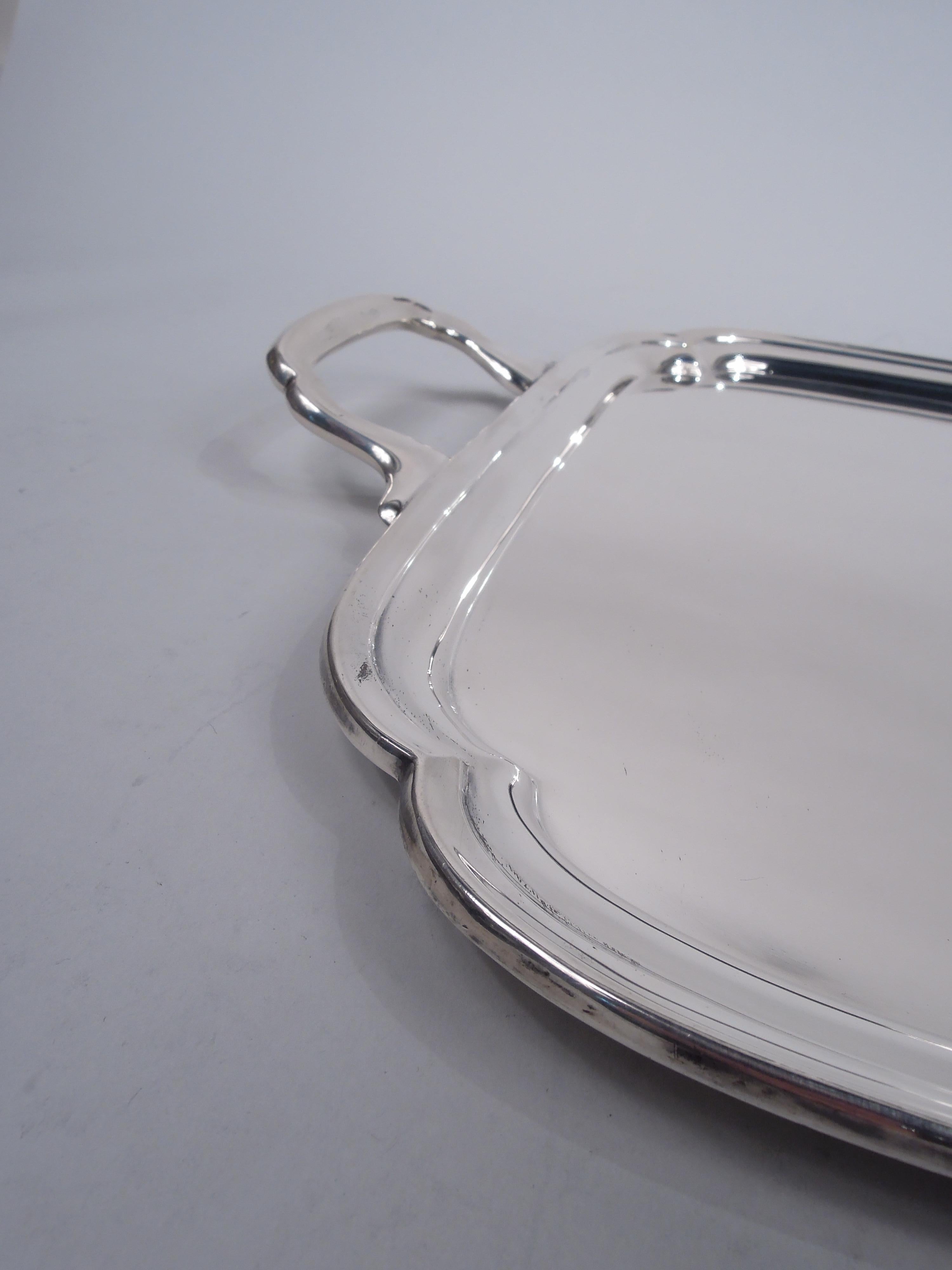 English Modern Georgian Sterling Silver Tray by Viner, 1950 In Good Condition For Sale In New York, NY
