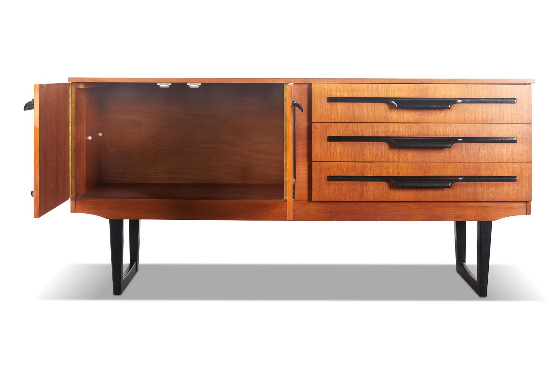 English Modern Midcentury Credenza in Teak with Black Lacquer Accents In Excellent Condition In Berkeley, CA