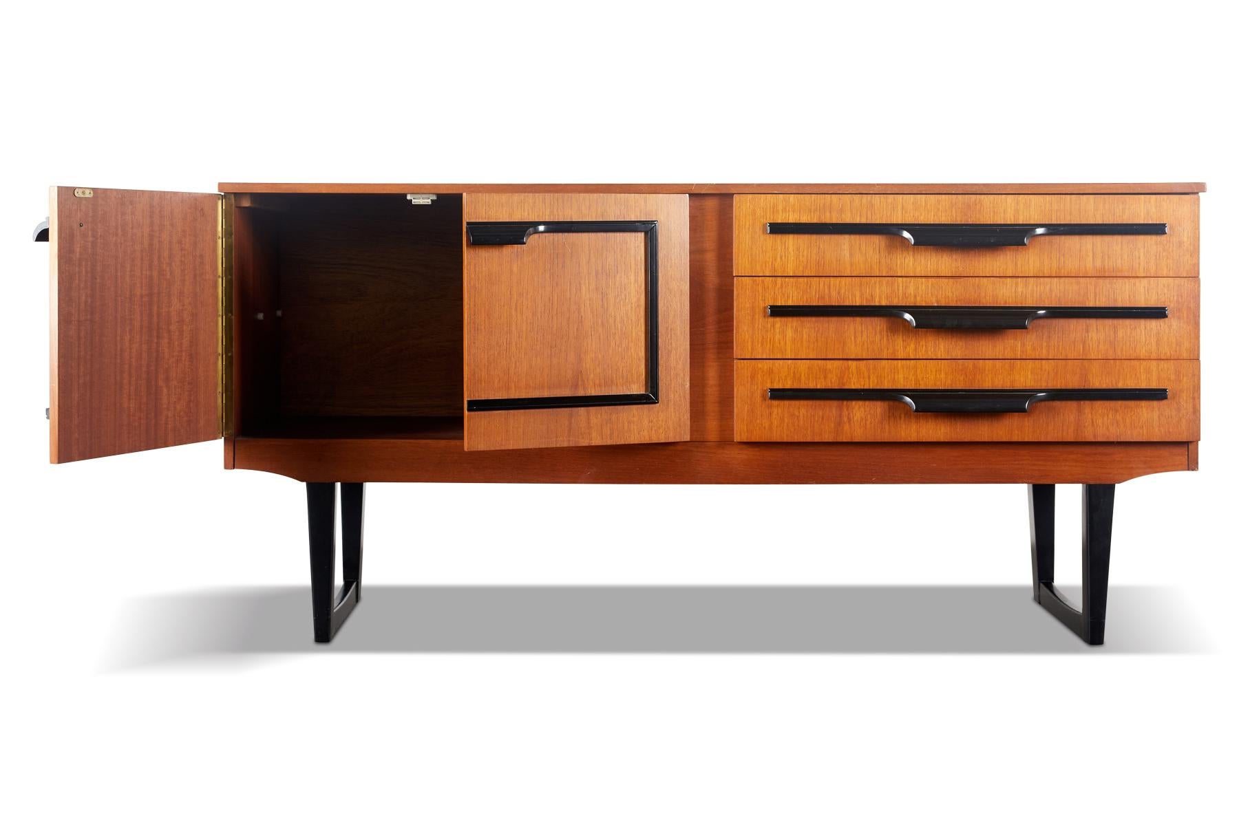 20th Century English Modern Midcentury Credenza in Teak with Black Lacquer Accents For Sale