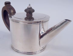 Tetera inglesa moderna de plata de ley «Bachelor», 1920