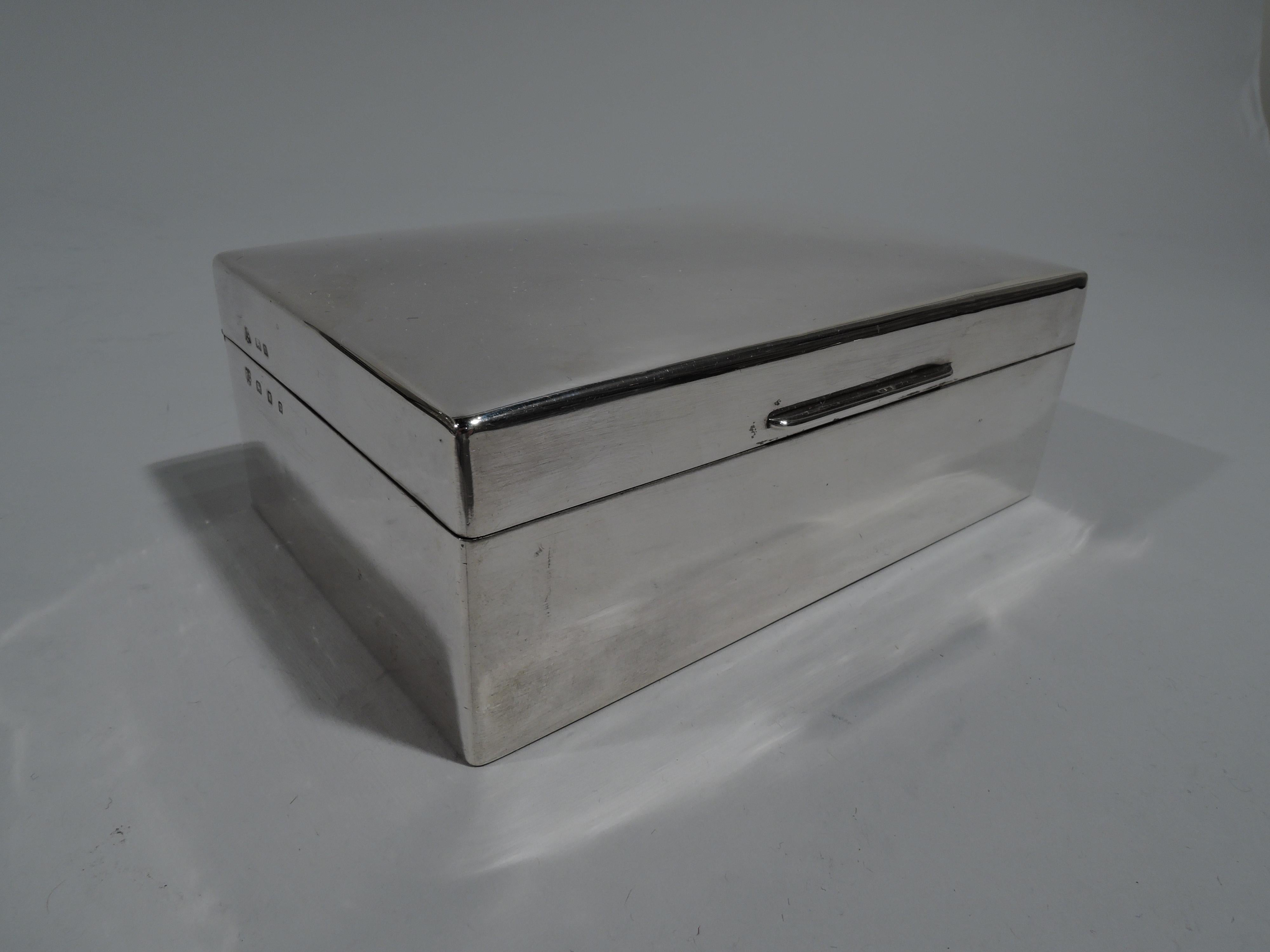 Early 20th Century English Modern Sterling Silver Box by Richard Comyns
