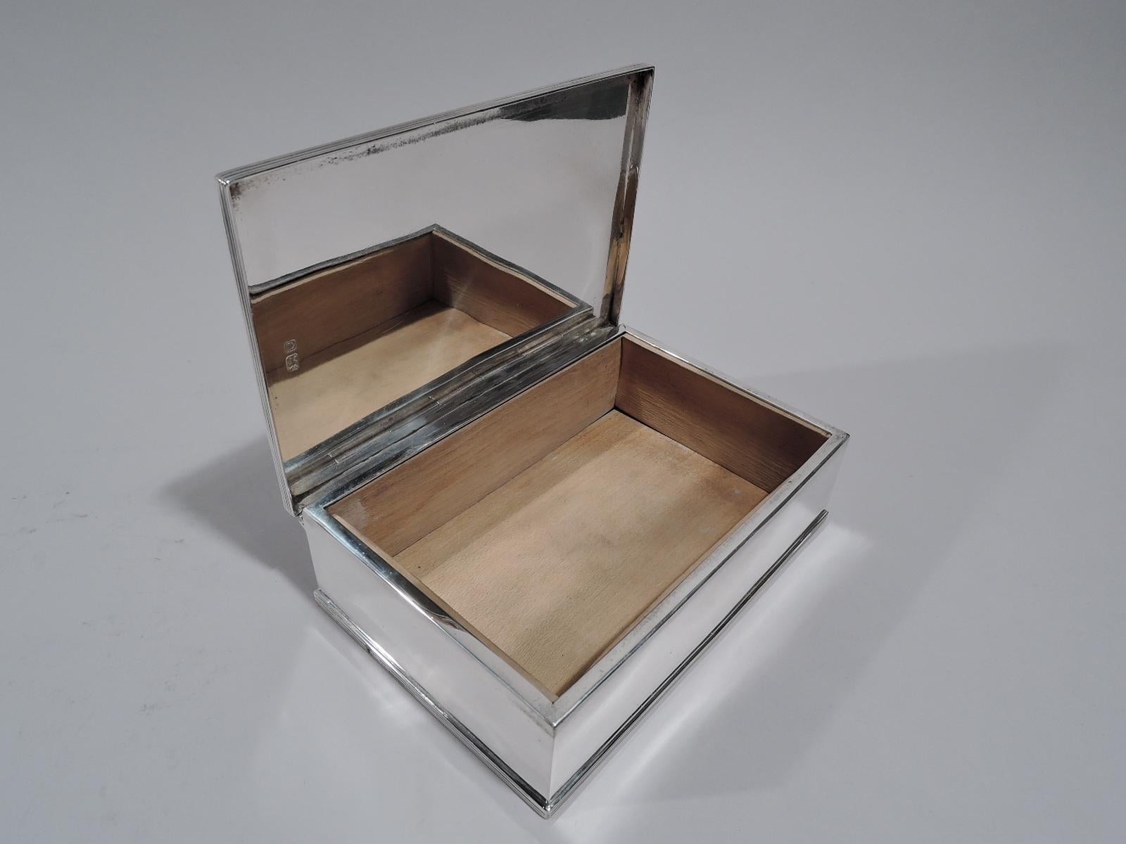 English Modern Sterling Silver Box In Excellent Condition In New York, NY