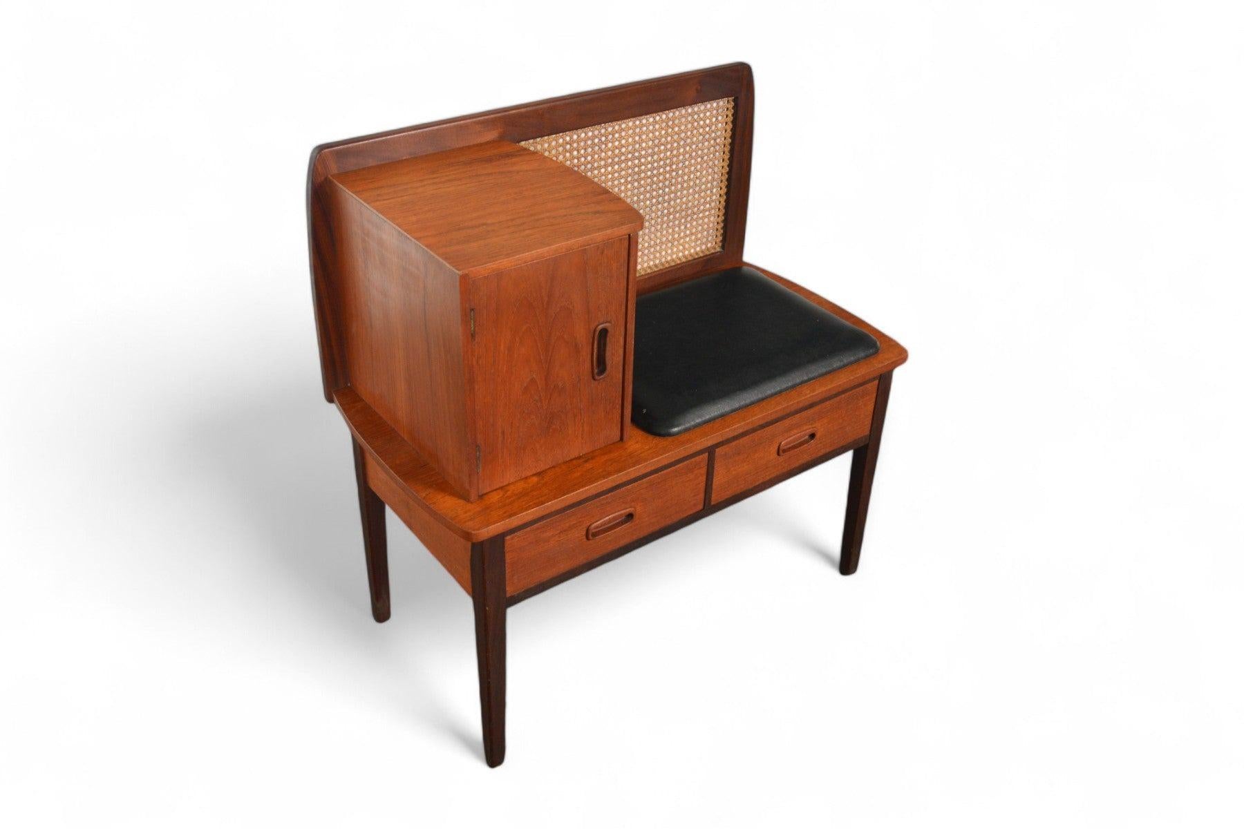 English Modern Telephone Bench in Teak by Jentique In Good Condition In Berkeley, CA