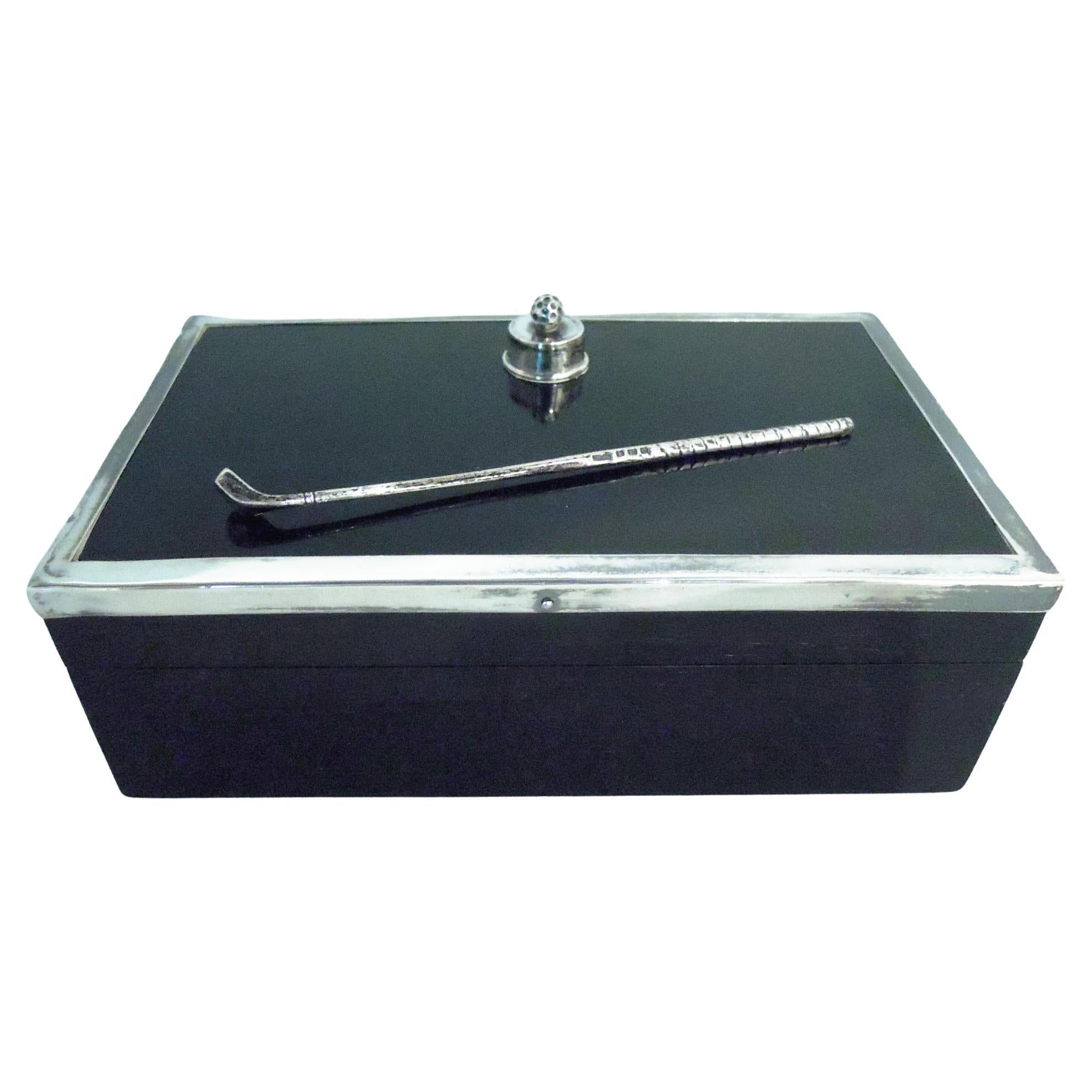 Scatola inglese moderna in Wood con mazza da golf e pallina in argento, 1927 in vendita