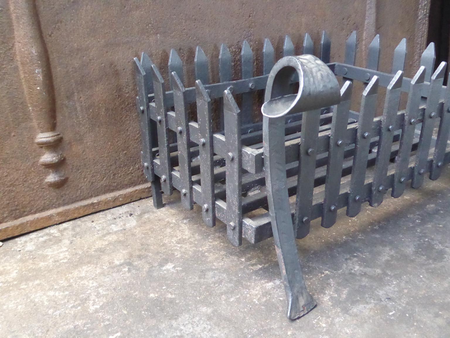 English Modernist Fireplace Grate, Fire Grate, 20th Century In Good Condition For Sale In Amerongen, NL
