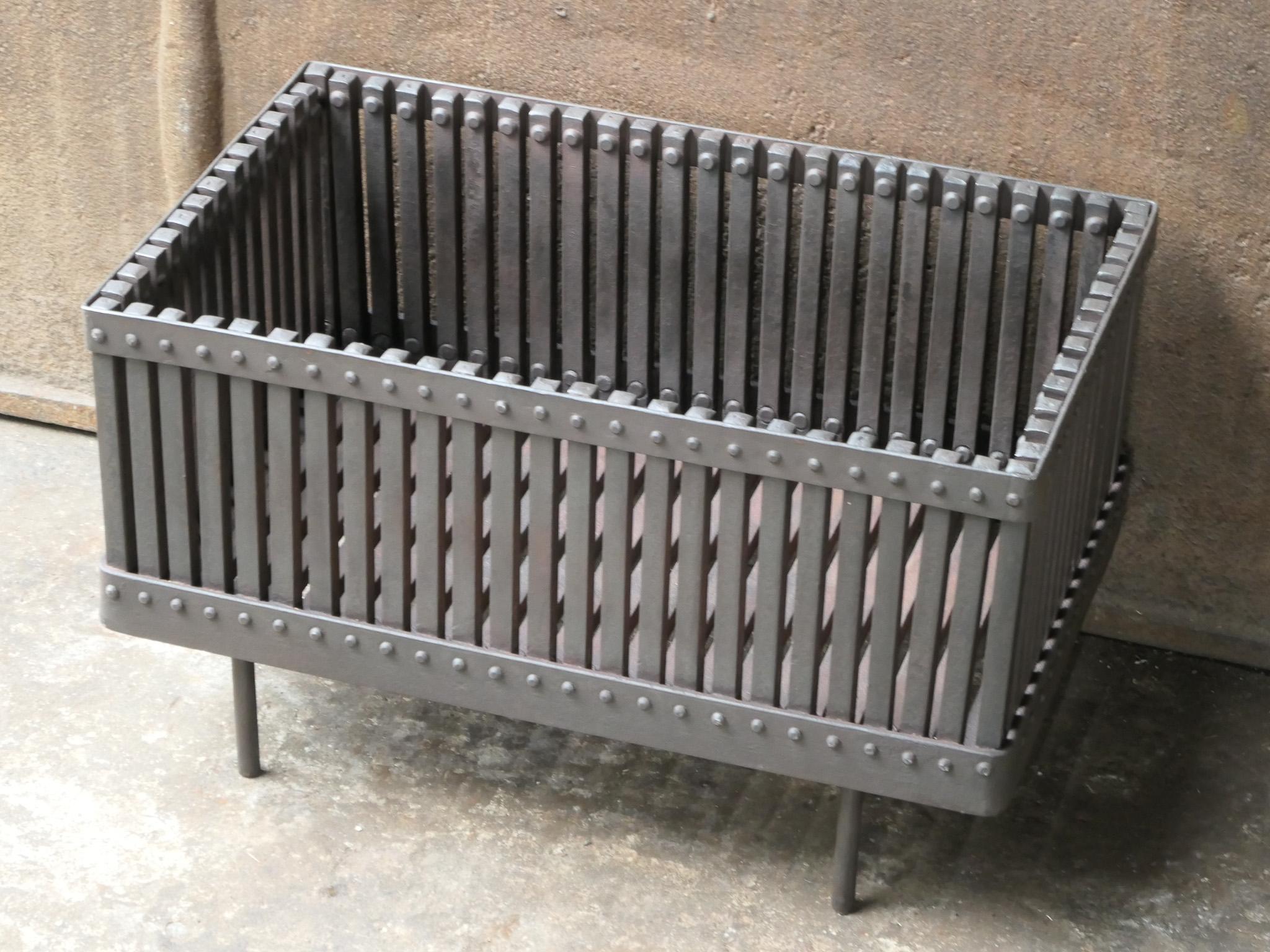 20ième siècle Grille de cheminée moderniste anglaise, grille de foyer en vente