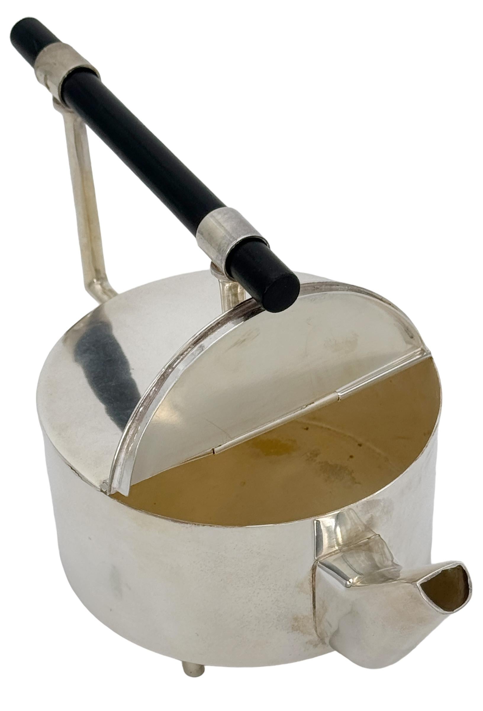 Tetera modernista inglesa de plata, según Christopher Dresser Ebonizado en venta