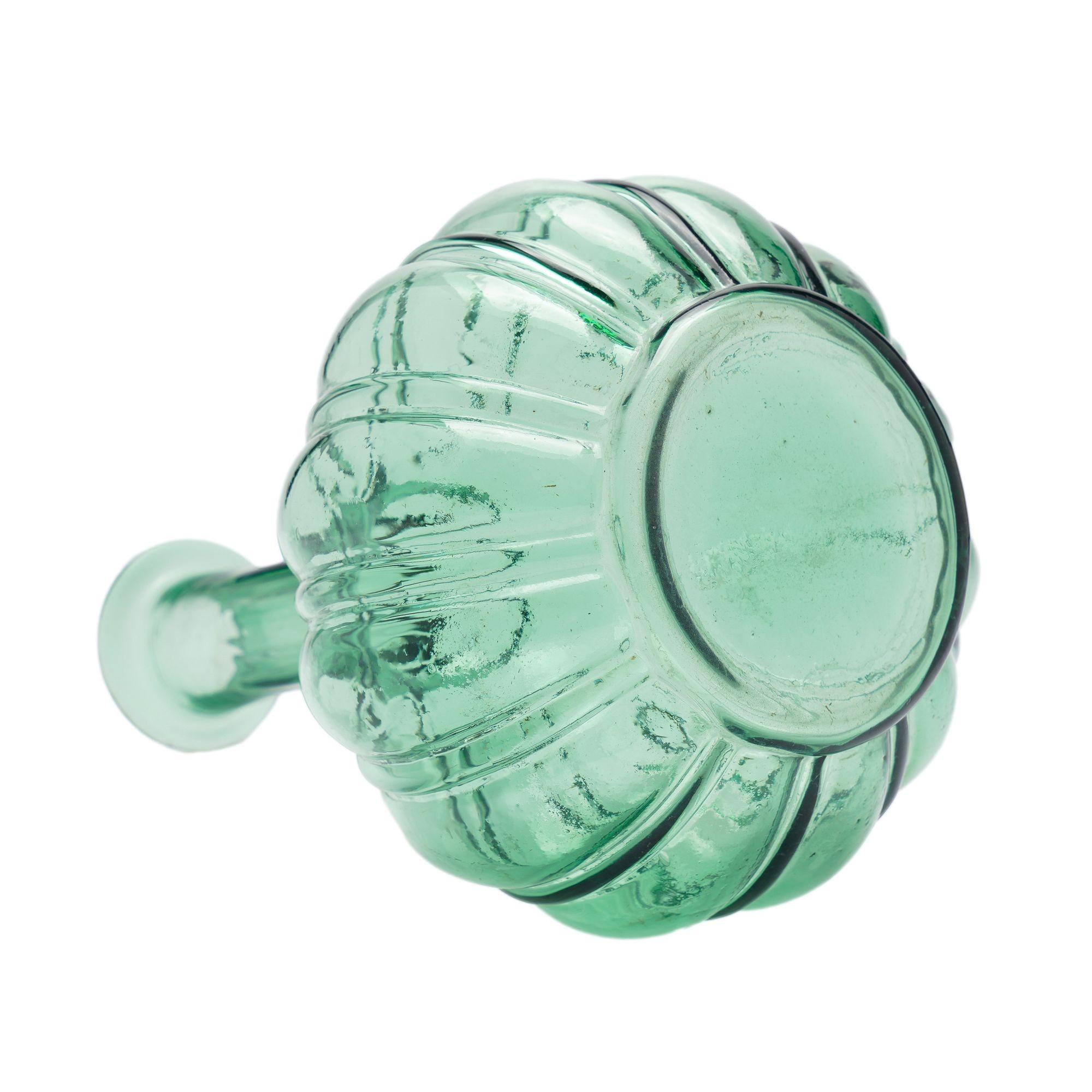 Decanter inglese in vetro verde soffiato a stampo, 1840 ca. in vendita 6