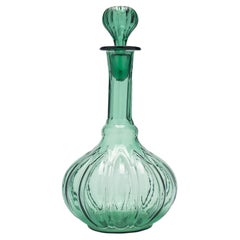 Jarra inglesa de vidrio verde soplado en molde, c. 1840