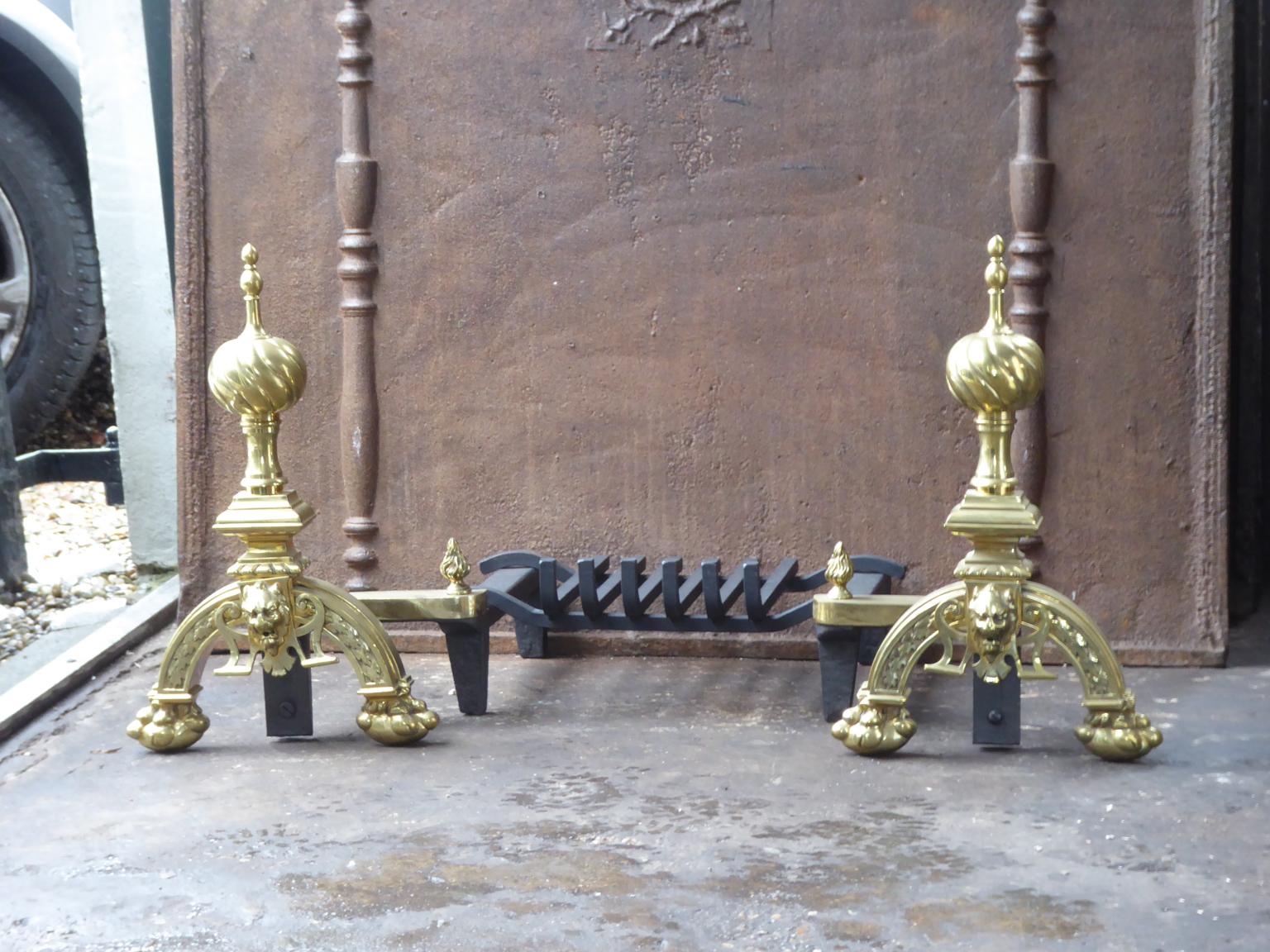 Grille de cheminée néo-gothique anglaise, grille de cheminée en vente 1