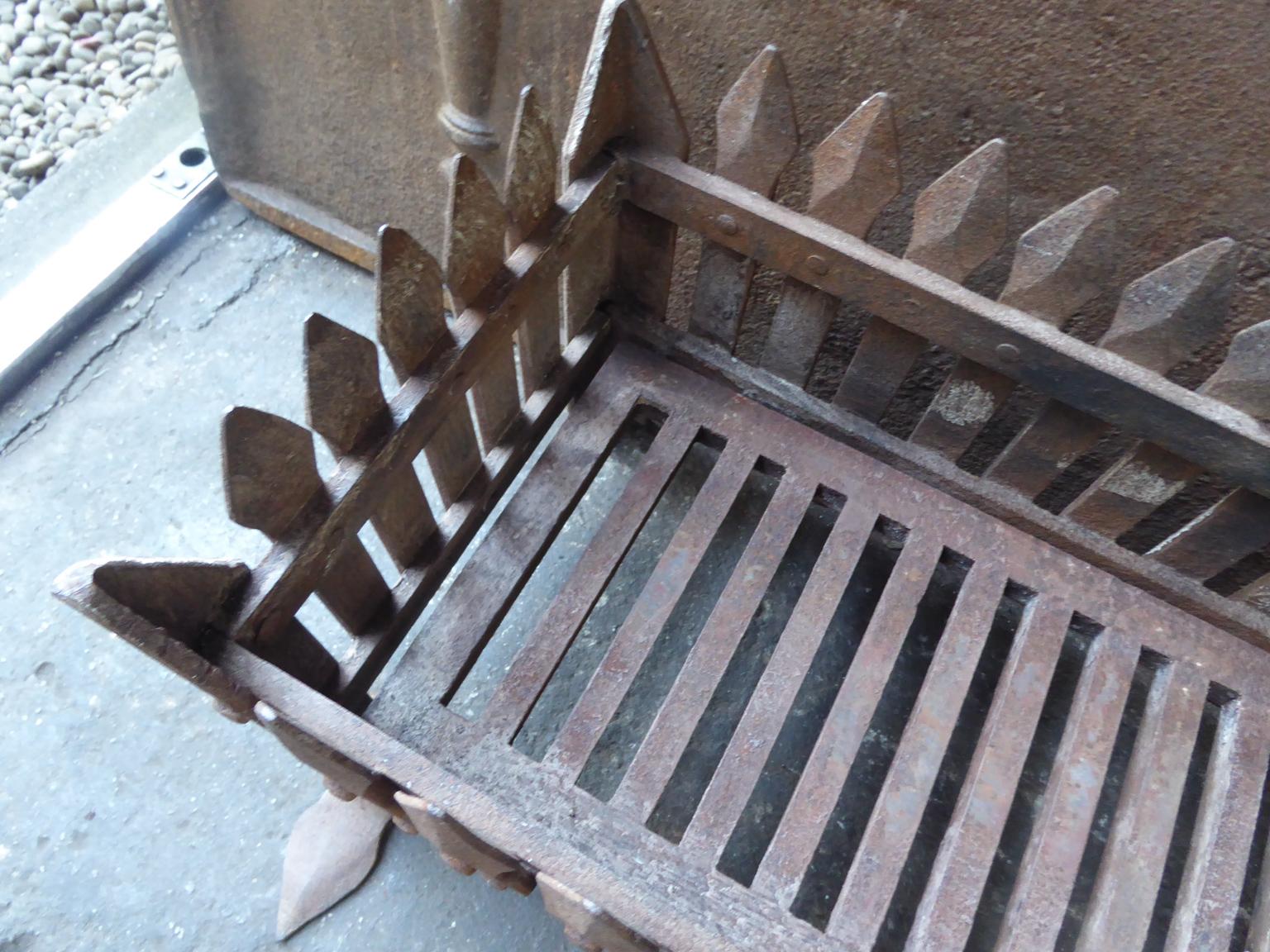 English Neo Gothic Style Fireplace Grate, Fire Grate For Sale 1