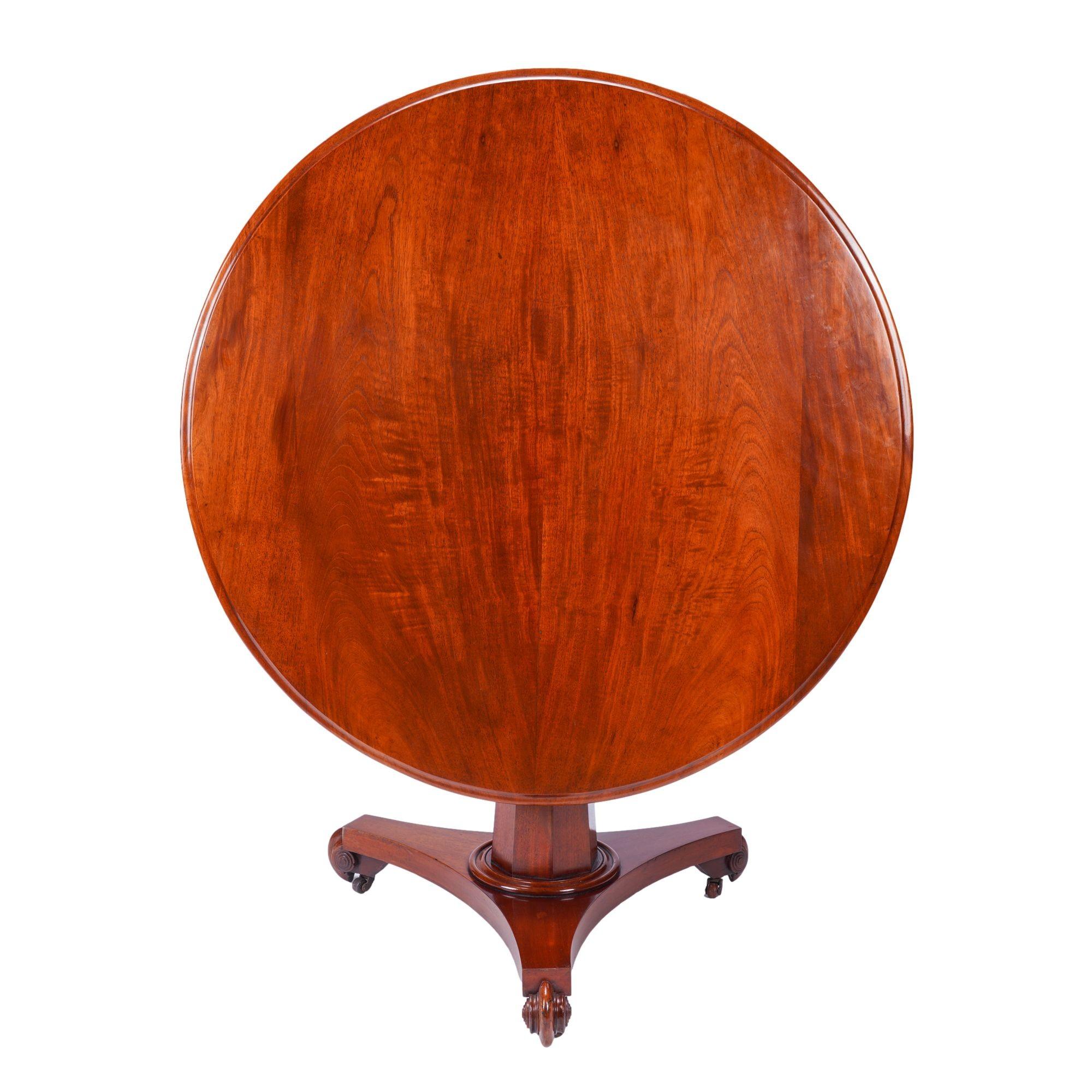 William IV English Neoclassic mahogany circular tilt top pedestal table, c. 1830 For Sale
