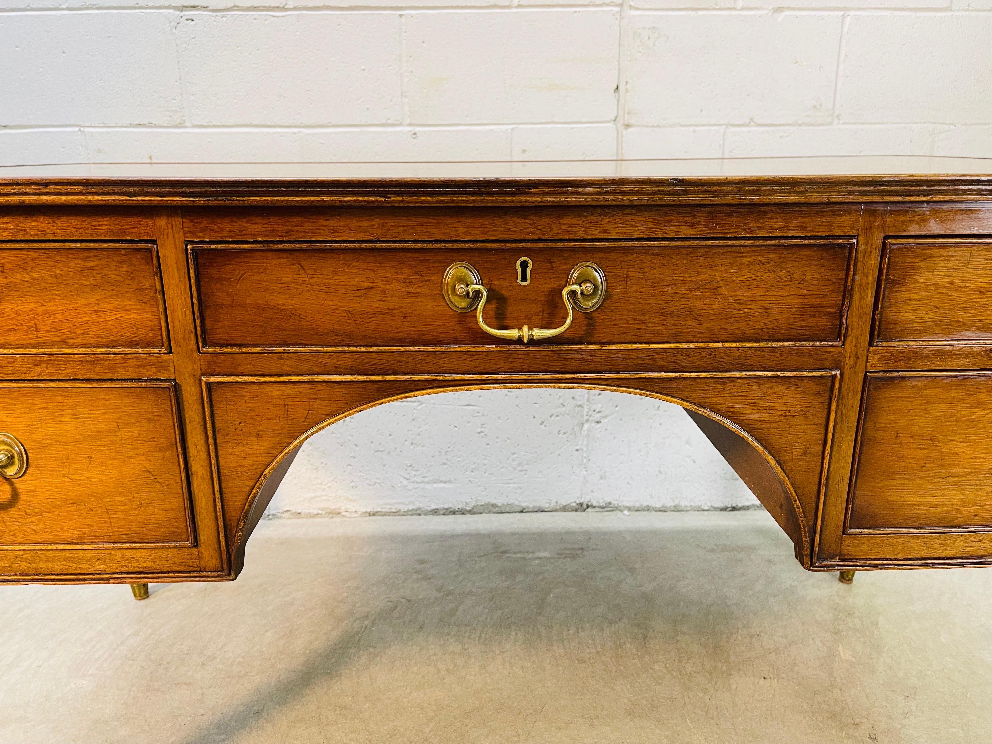 English Neoclassical Sheraton Style Mahogany Desk by Kittinger For Sale 1