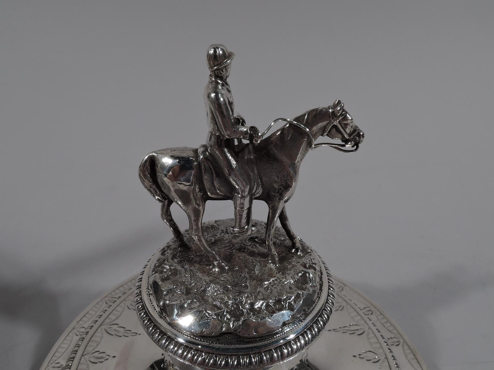 English Neoclassical Sterling Silver Trophy Urn with Horse Finial In Good Condition In New York, NY