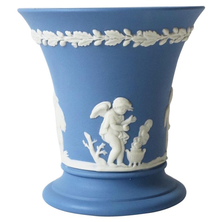 english pottery Blue Wedgwood jasperware vase Wedgwood collectable. 20th century