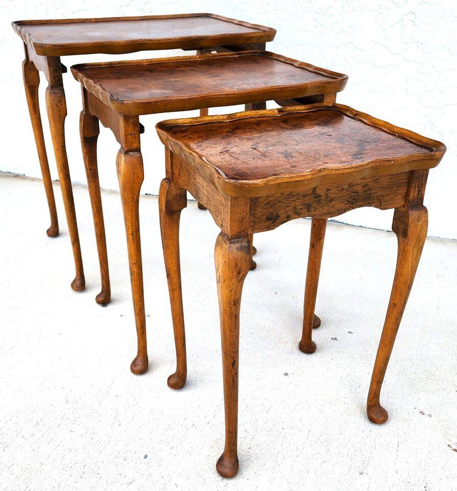 English Nesting Tables by Bevan Funnell Reprodux In Good Condition For Sale In Lake Worth, FL