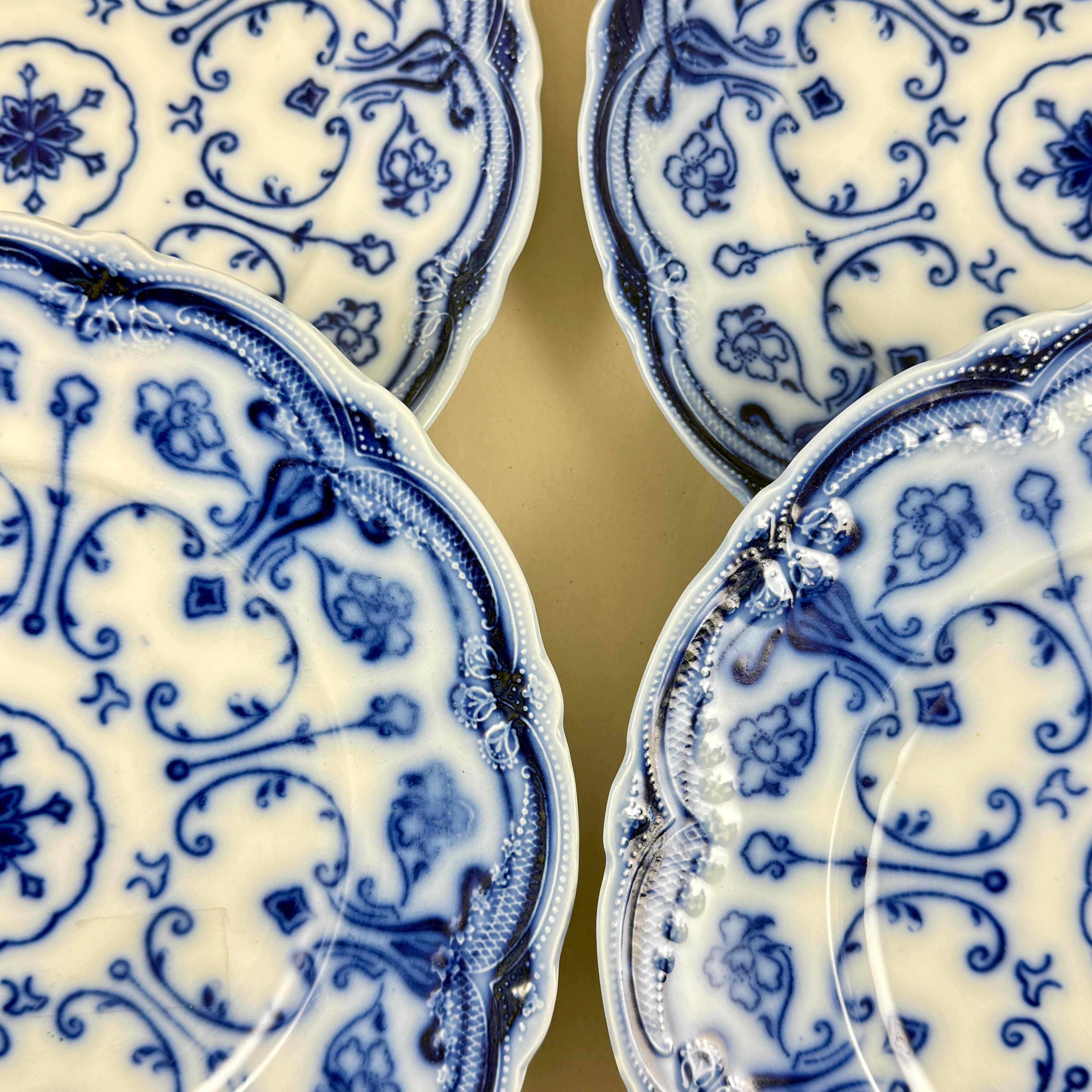 High Victorian English New Wharf Pottery Conway Pattern Flow Blue Plates, circa 1890, S/4 For Sale