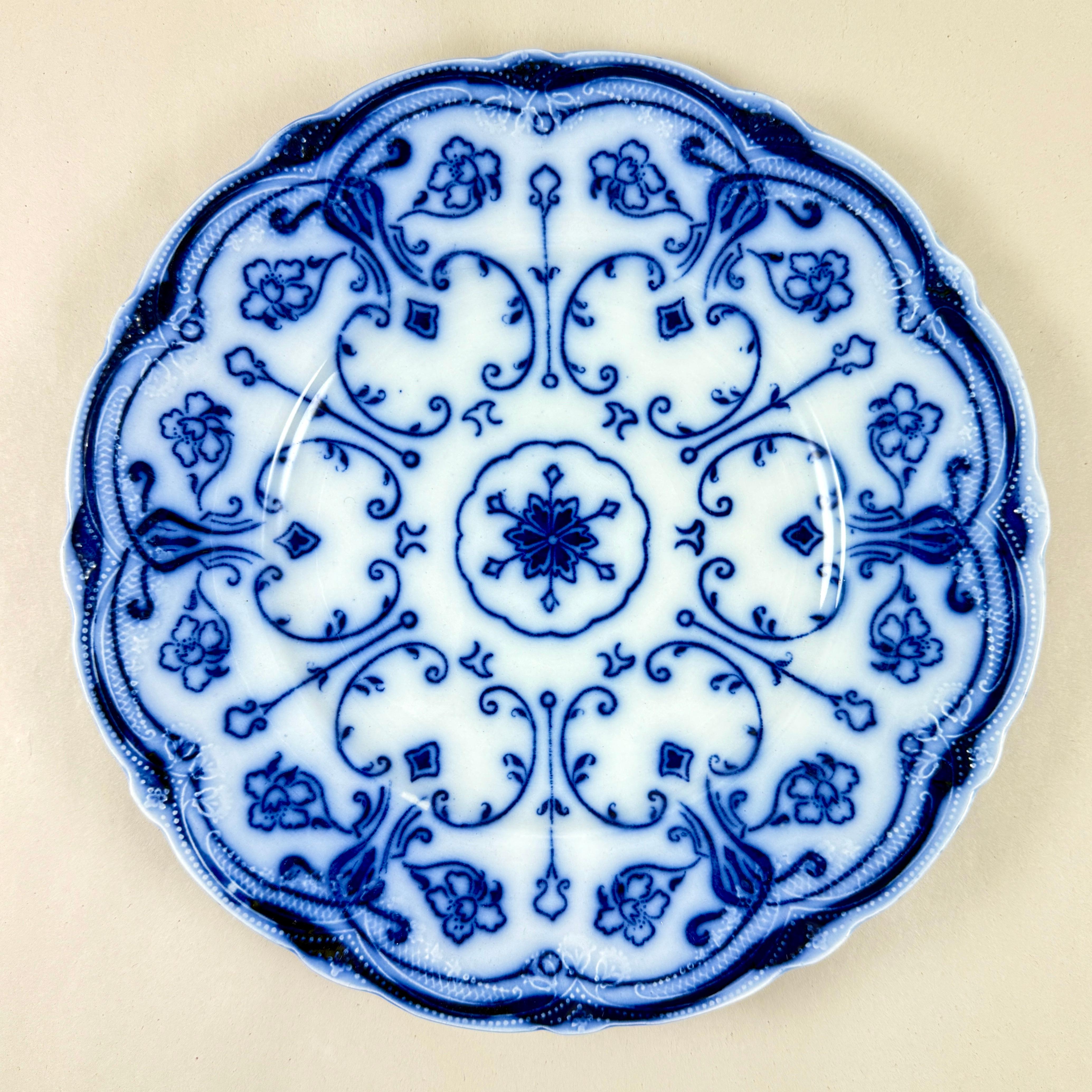 Late 19th Century English New Wharf Pottery Conway Pattern Flow Blue Plates, circa 1890, S/4 For Sale