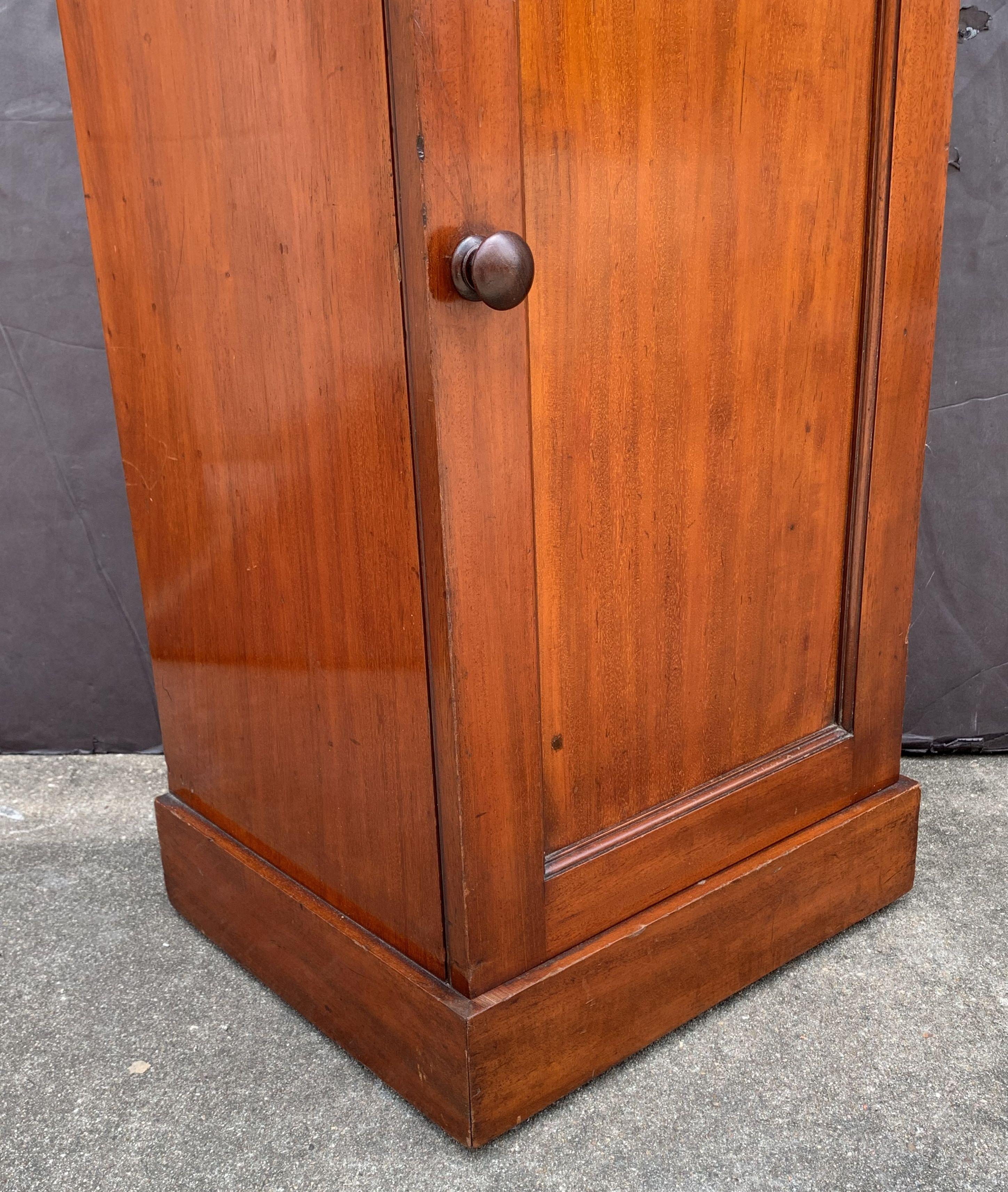 English Nightstand or Bedside Table of Mahogany For Sale 7