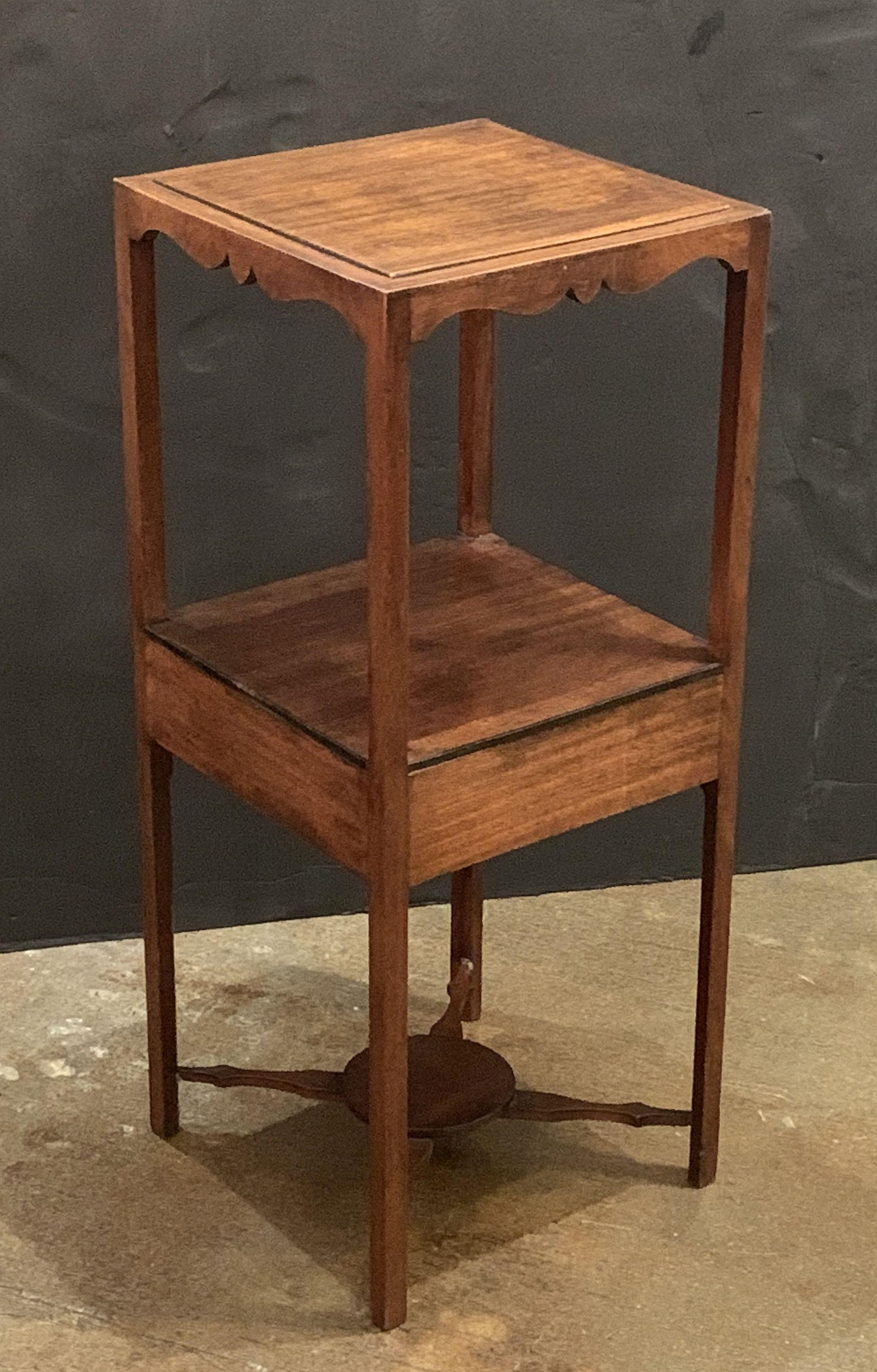 English Nightstand or Bedside Table of Mahogany with One Drawer For Sale 3