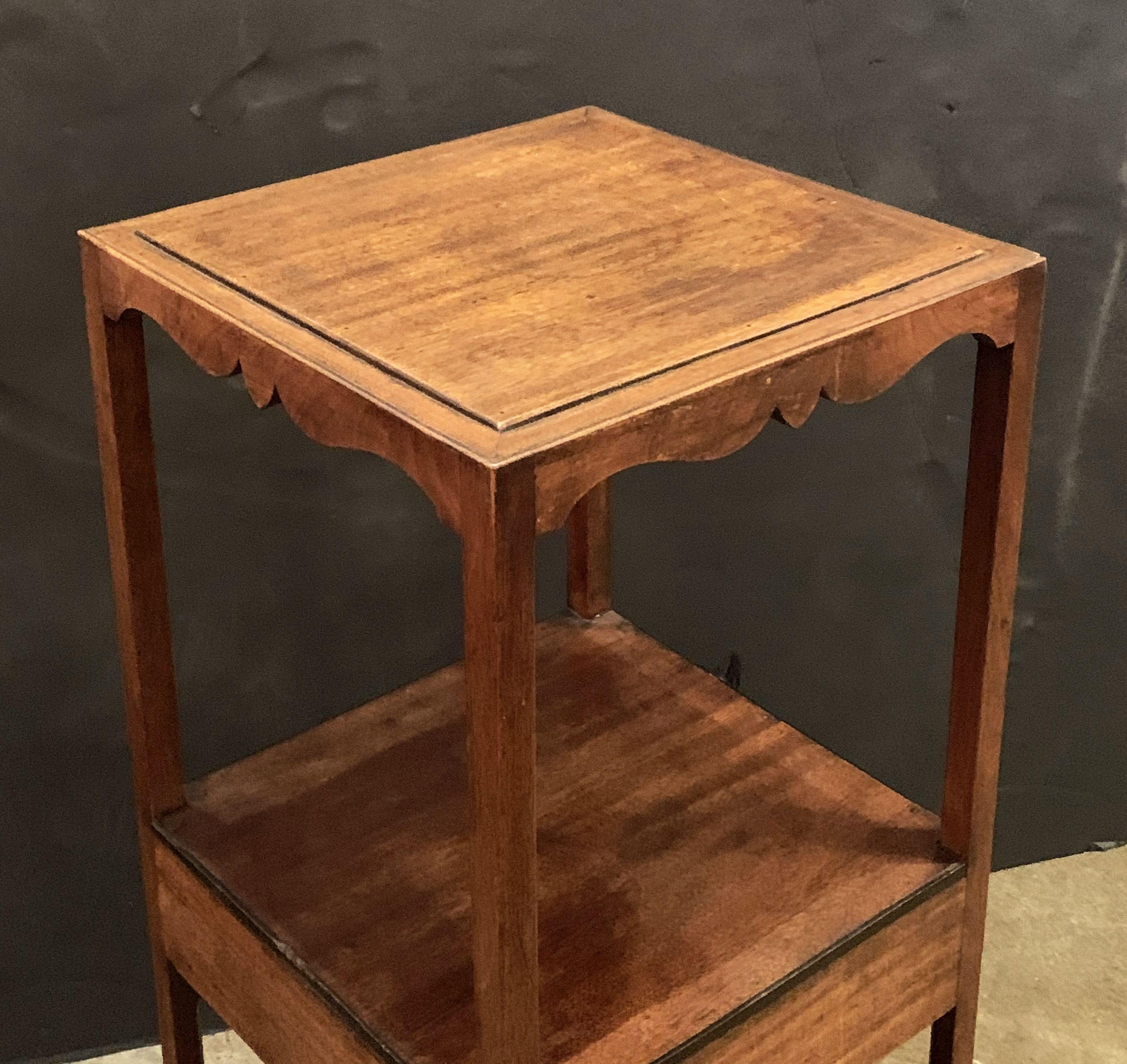 English Nightstand or Bedside Table of Mahogany with One Drawer For Sale 4