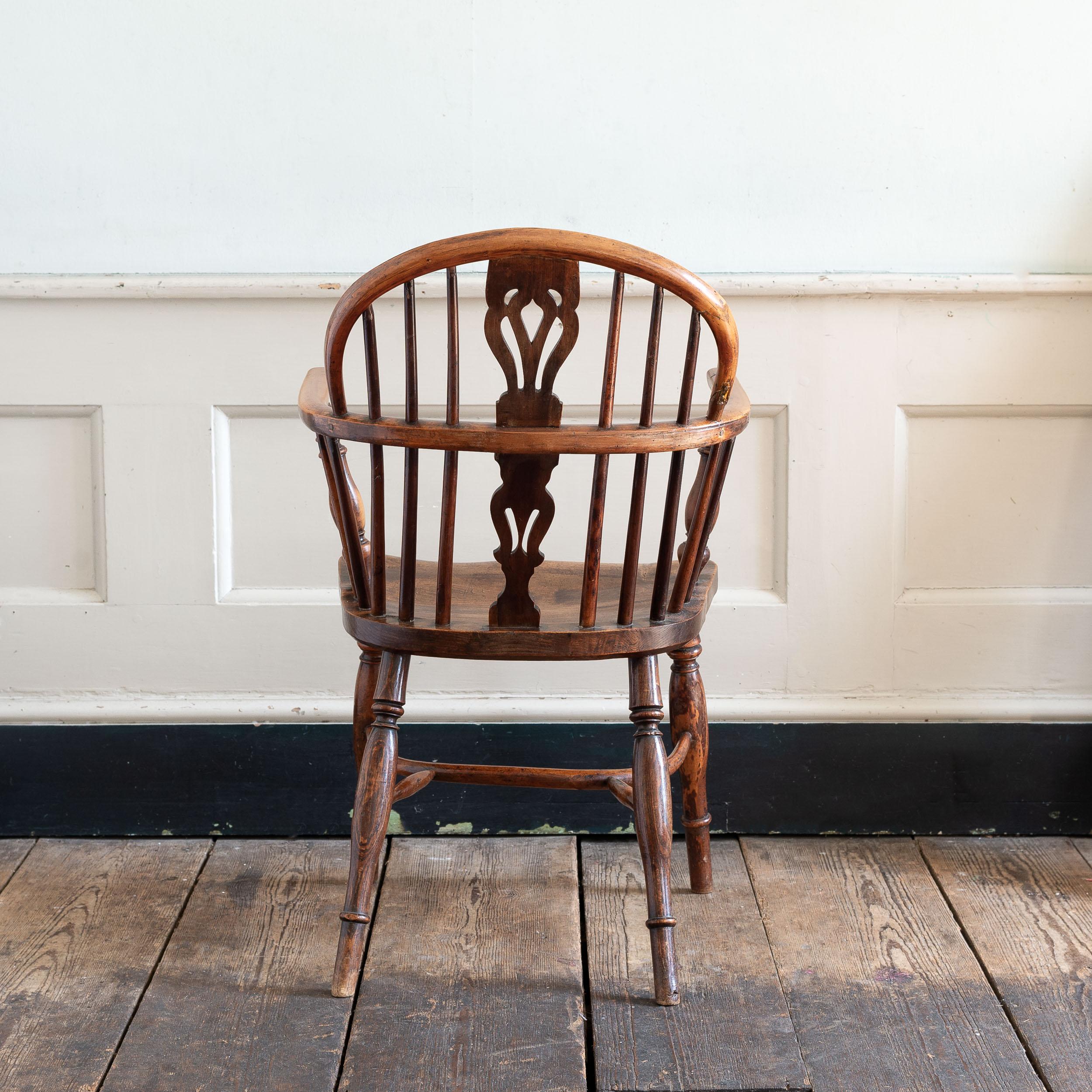British English Nineteenth Century Double-Bow Yew Windsor Chair