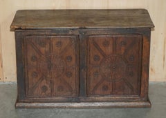 ENGLISH OAK 16TH - 17TH CENTURY JACOBEAN LINEFORD CARVING TRUNK OR LiNEN CHEST