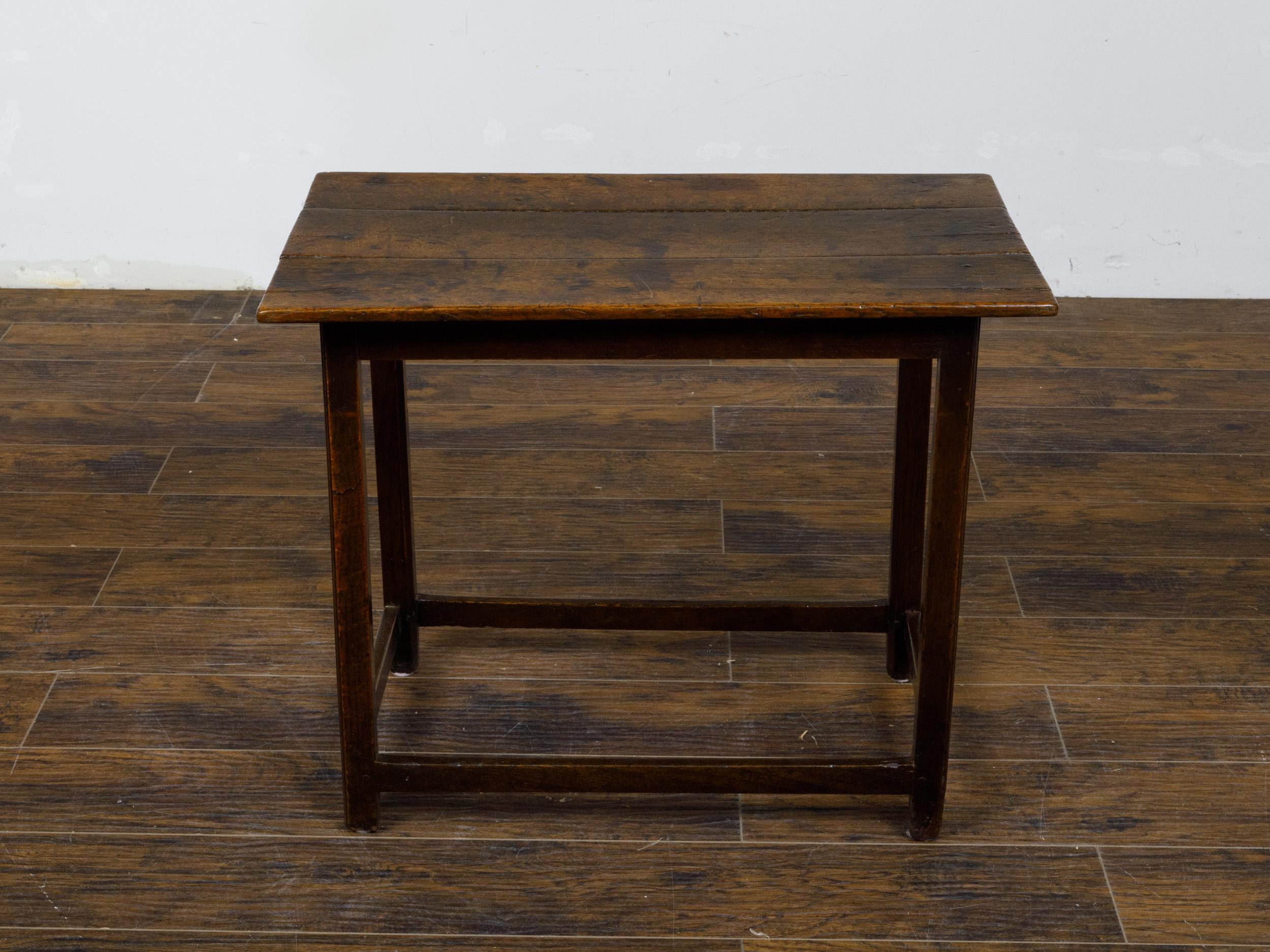 English Oak 1800s Side Table with Planked Top, Straight Legs and Stretchers For Sale 7