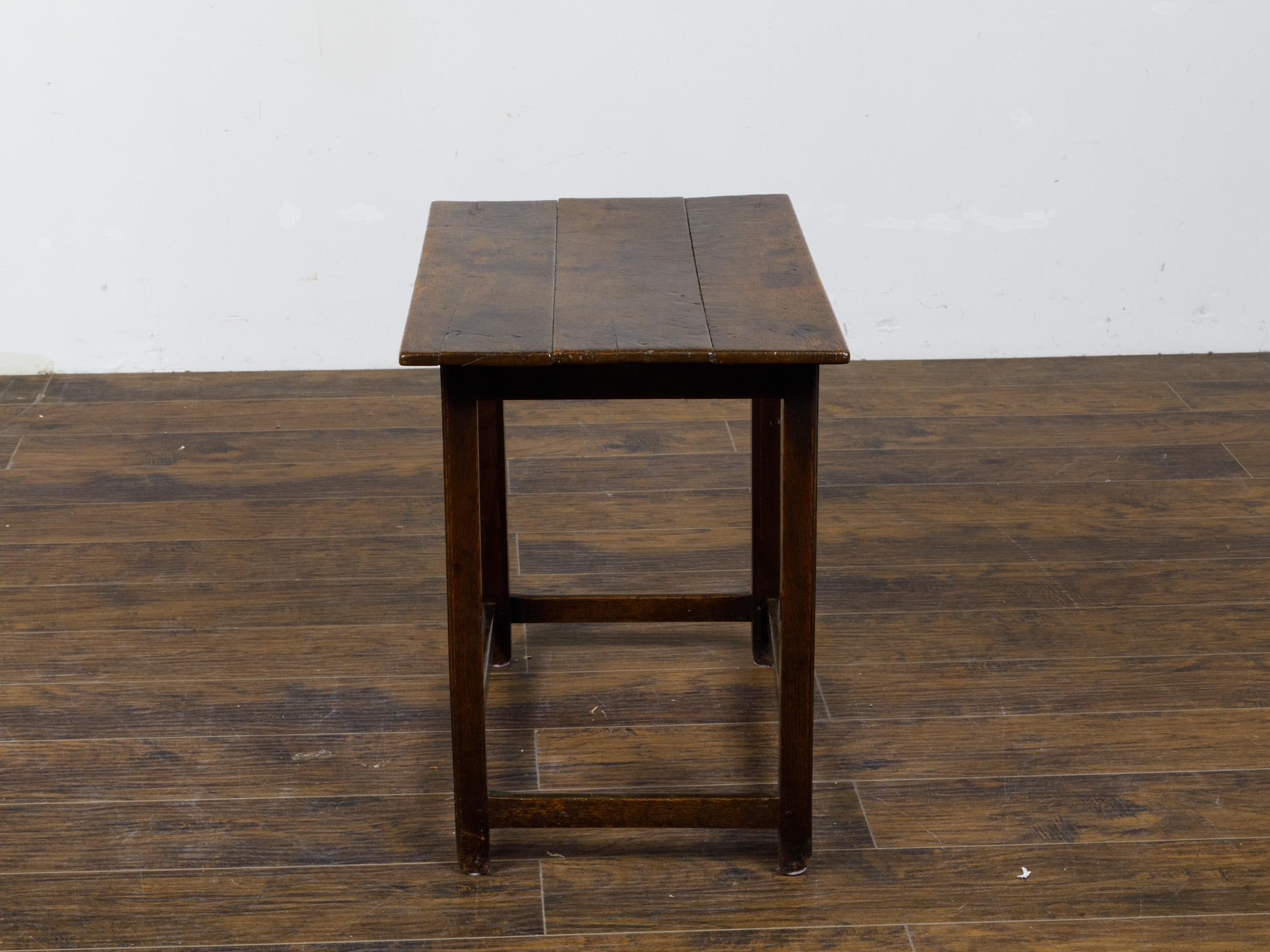 English Oak 1800s Side Table with Planked Top, Straight Legs and Stretchers In Good Condition For Sale In Atlanta, GA