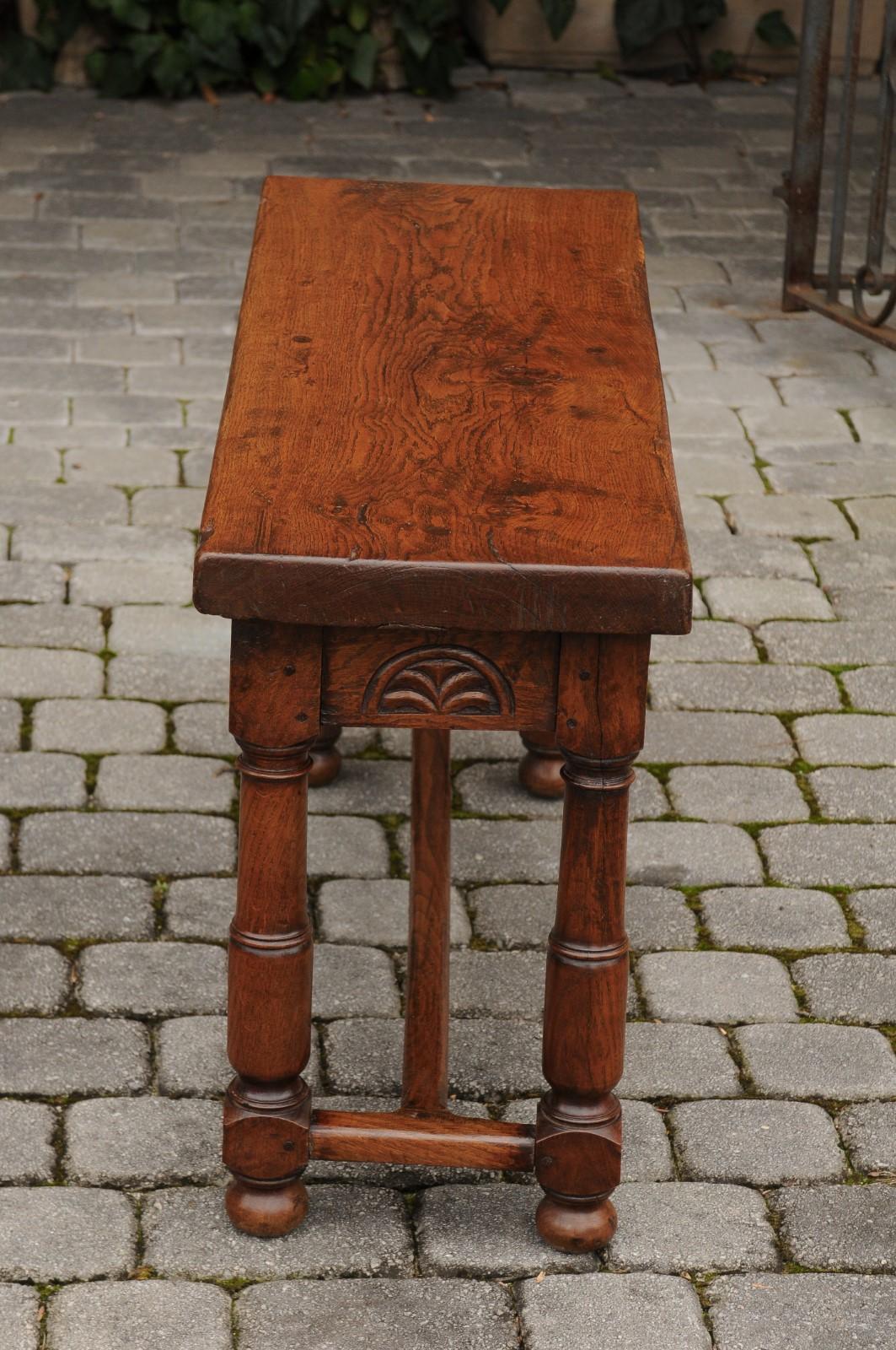 English Oak 1880s Bench with Low-Relief Carved Decor and Column-Shaped Legs For Sale 6