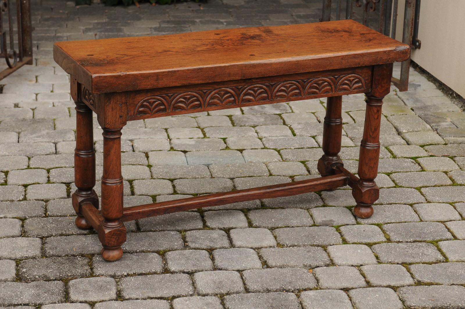 19th Century English Oak 1880s Bench with Low-Relief Carved Decor and Column-Shaped Legs For Sale