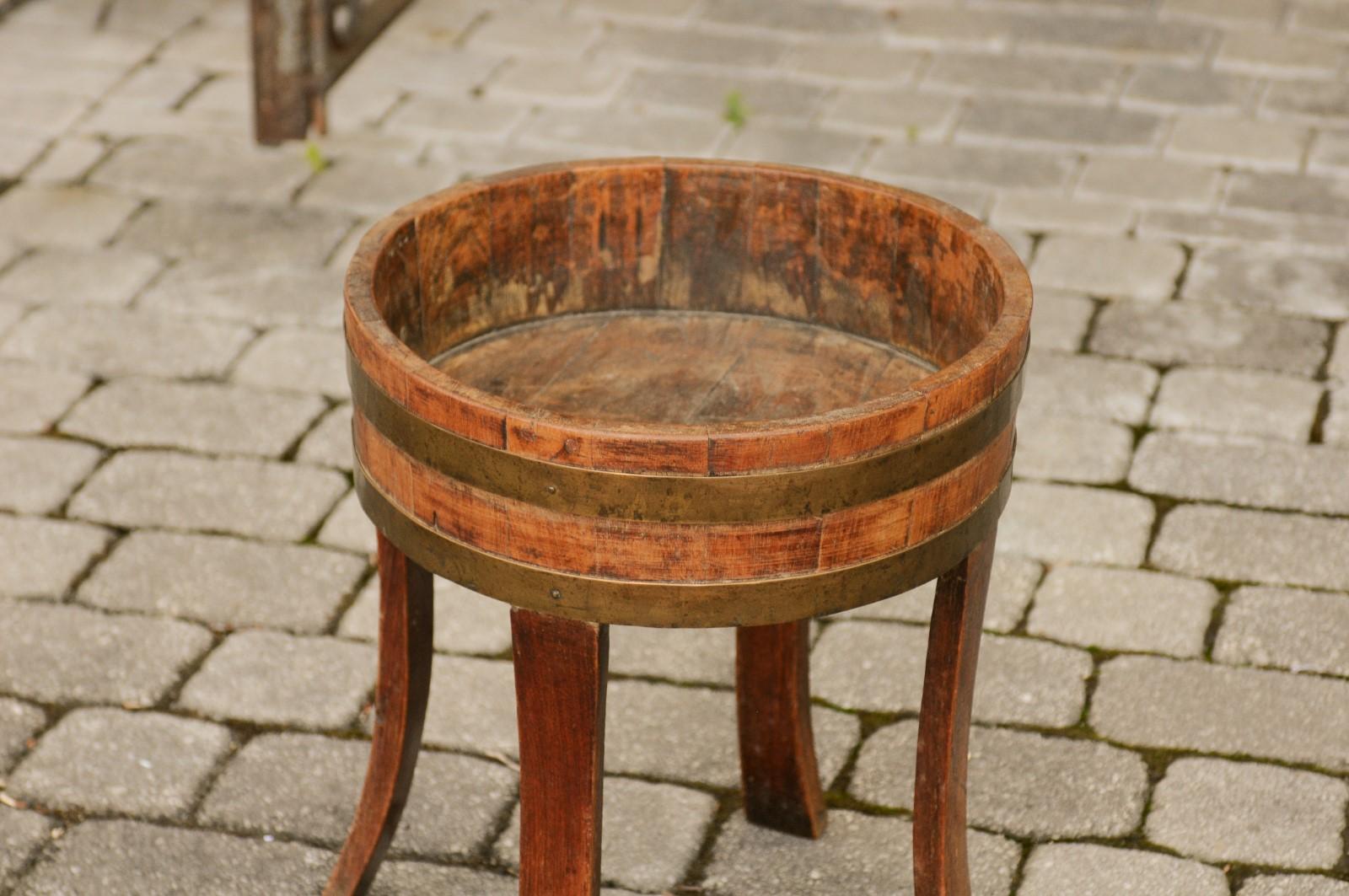 19th Century English Oak 1880s Circular Planter with Brass Braces Mounted on Splaying Legs For Sale