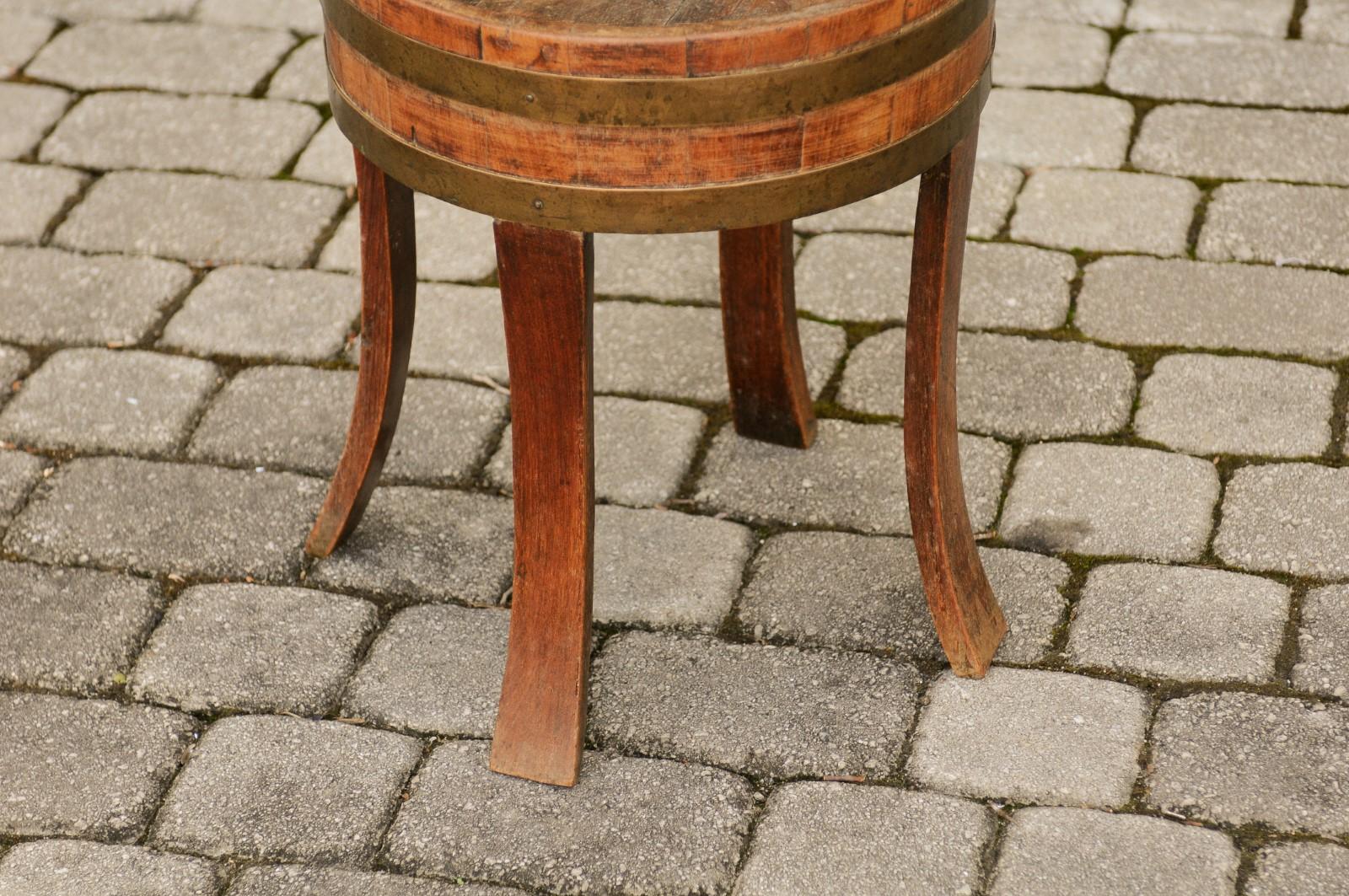 English Oak 1880s Circular Planter with Brass Braces Mounted on Splaying Legs For Sale 1