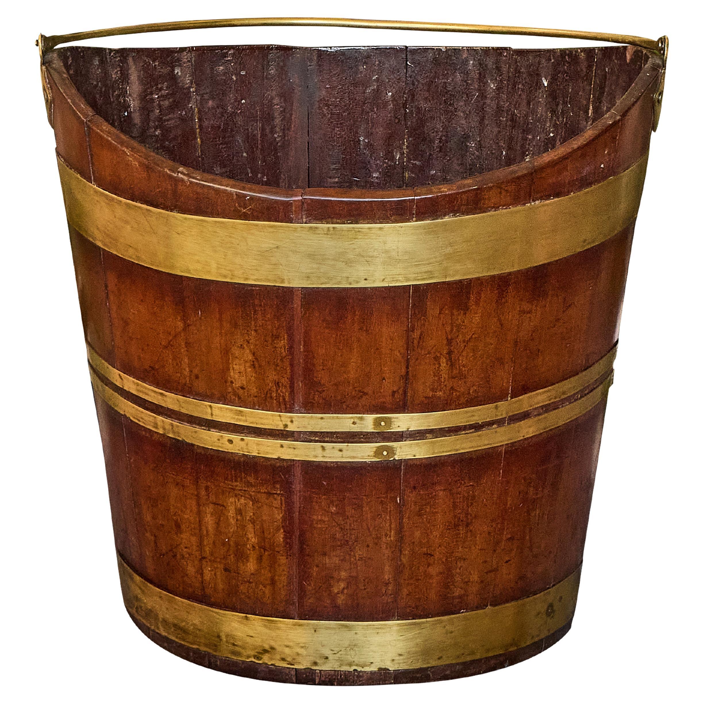 English Oak and Brass Bucket with Curved Rim, 19th Century For Sale