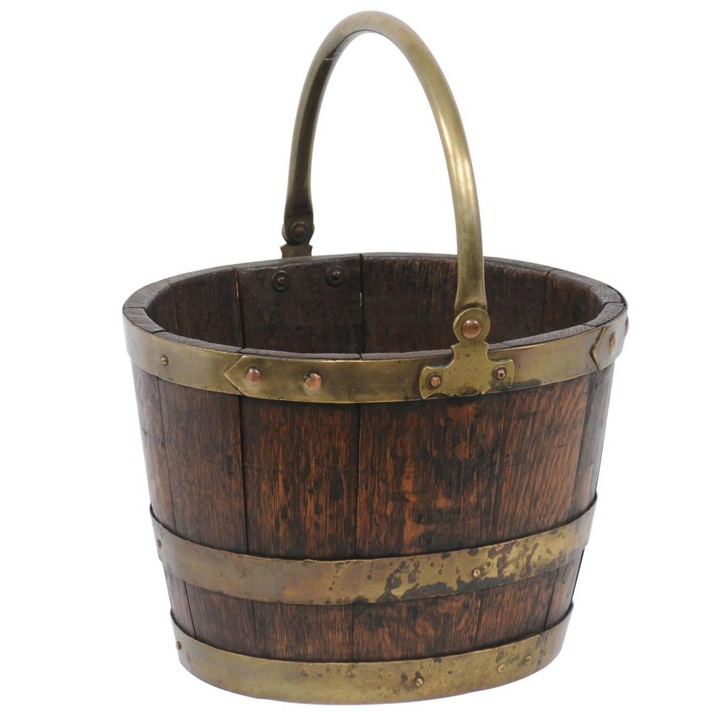 English Oak and Brass Bucket with Handle from the Late 19th Century