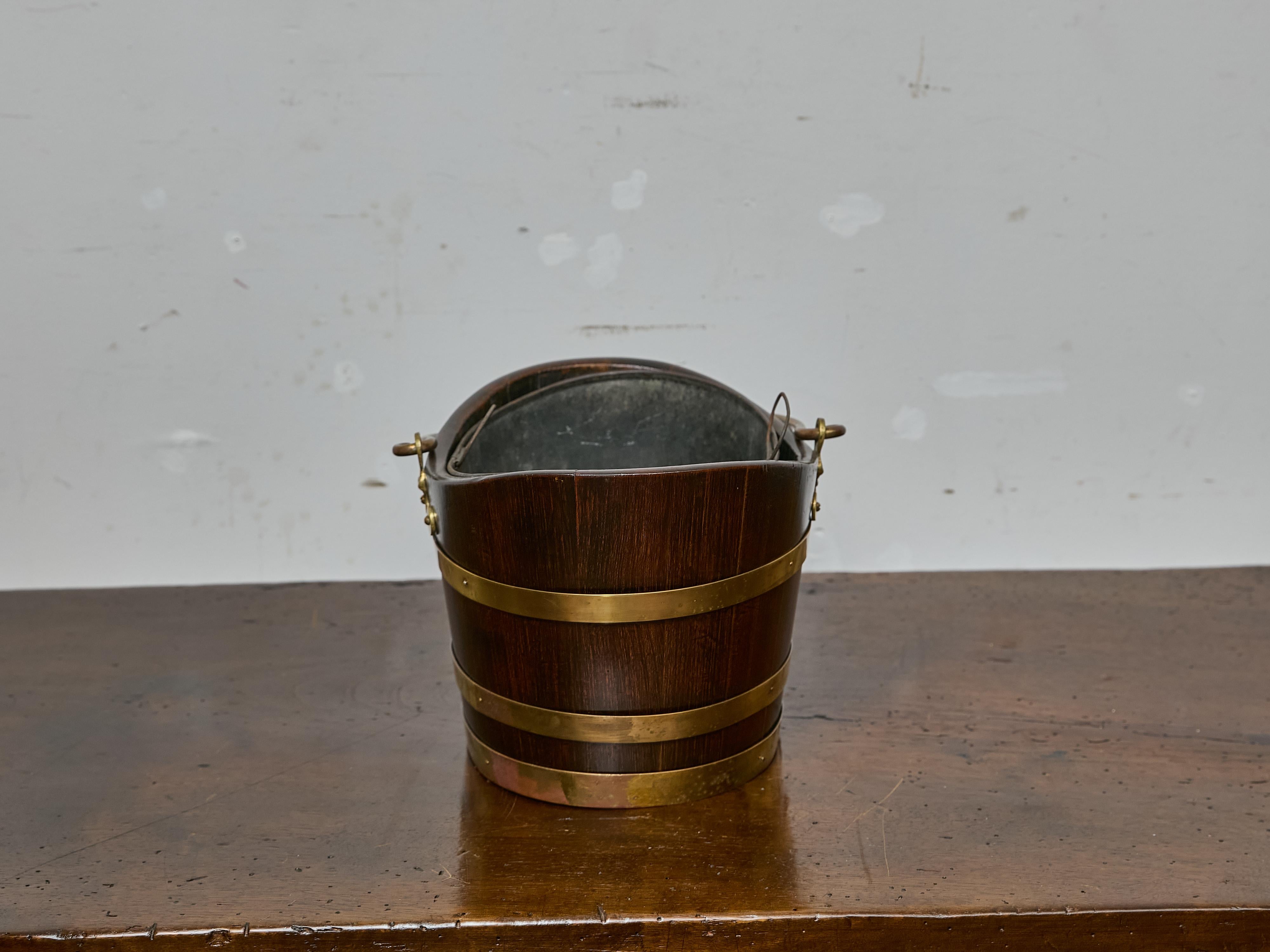 Hand-Crafted English Oak and Brass Bucket with Tin Liner and Large Handle, 19th Century For Sale