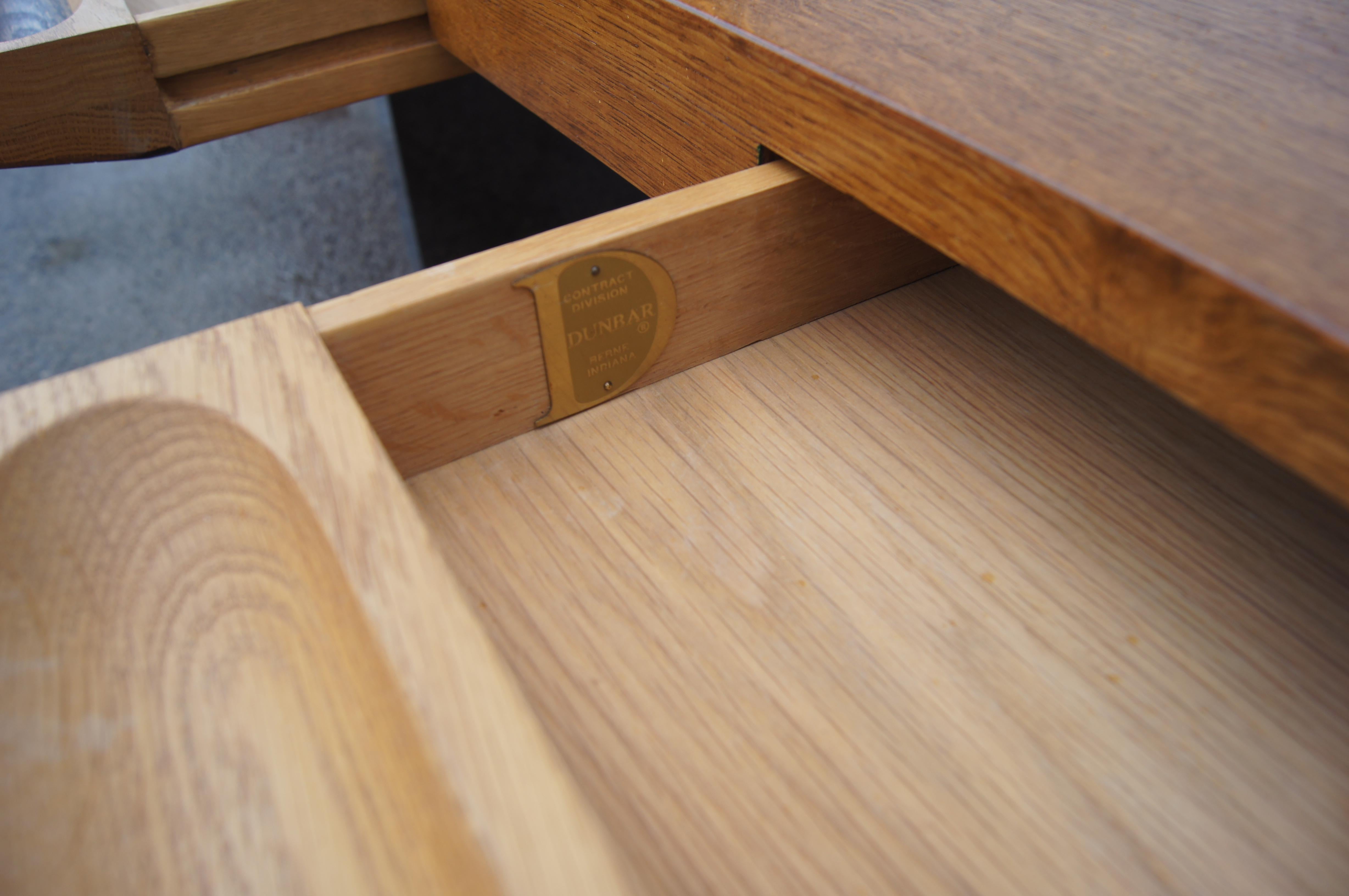 Scrivania inglese in Oak e cromo di Roger Sprunger per Dunbar in vendita 1