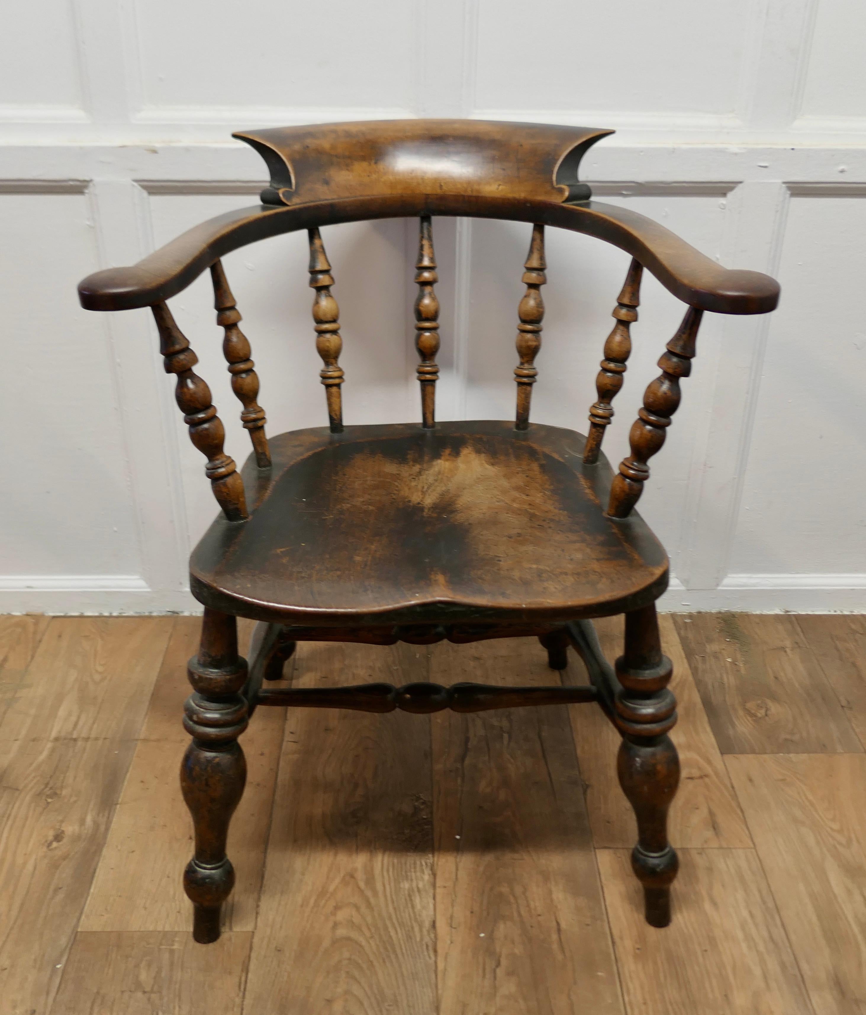  English Oak and Elm Windsor Carver Chair 

This style is known by many names Smokers Bow, Windsor Chair  or Captain’s Chair 

A very rare original English Oak and Elm Windsor Carver Chair, all in very good original condition with a natural