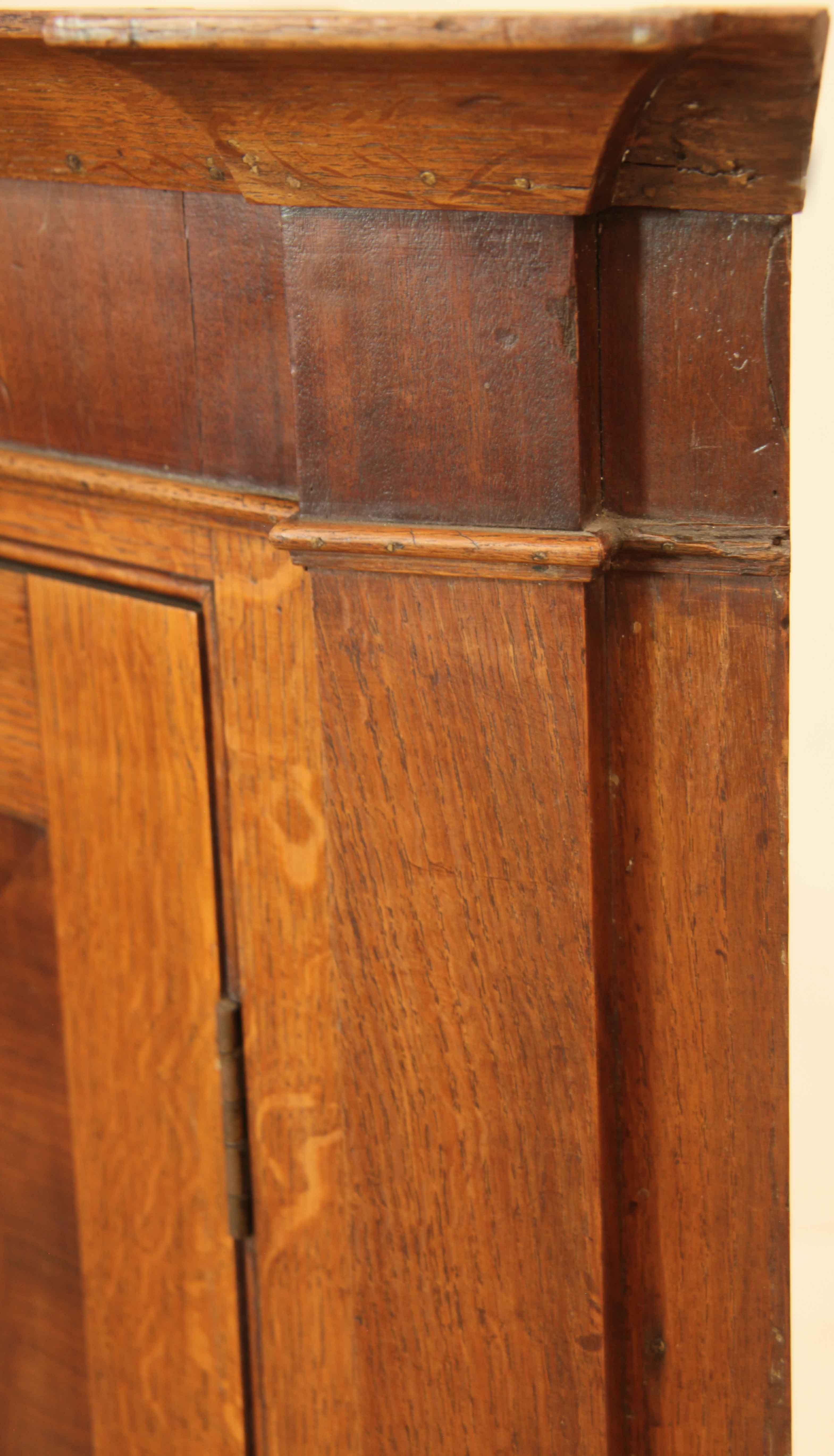 Credenza angolare inglese in Oak e mogano In condizioni buone in vendita a Wilson, NC