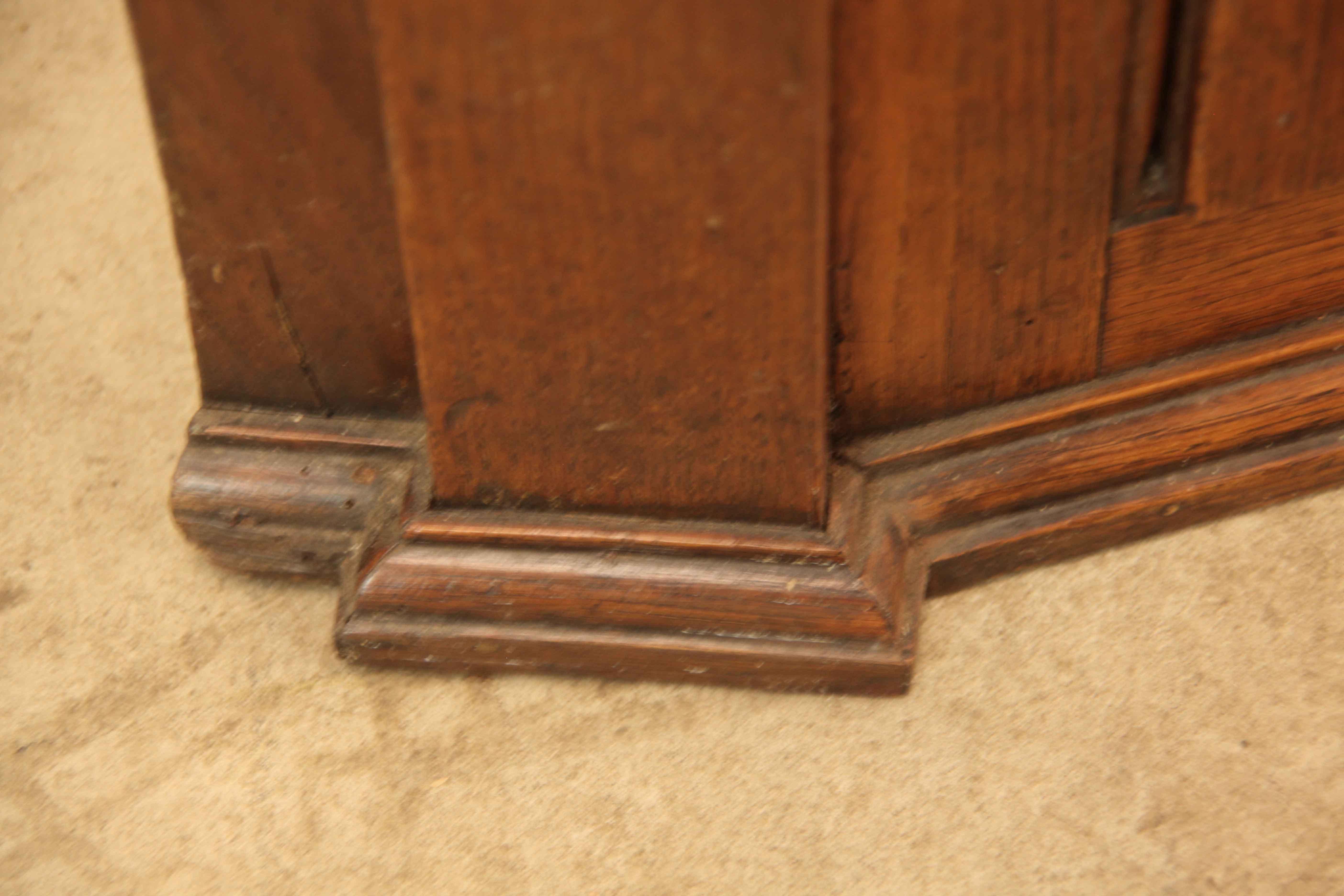 Ottone Credenza angolare inglese in Oak e mogano in vendita