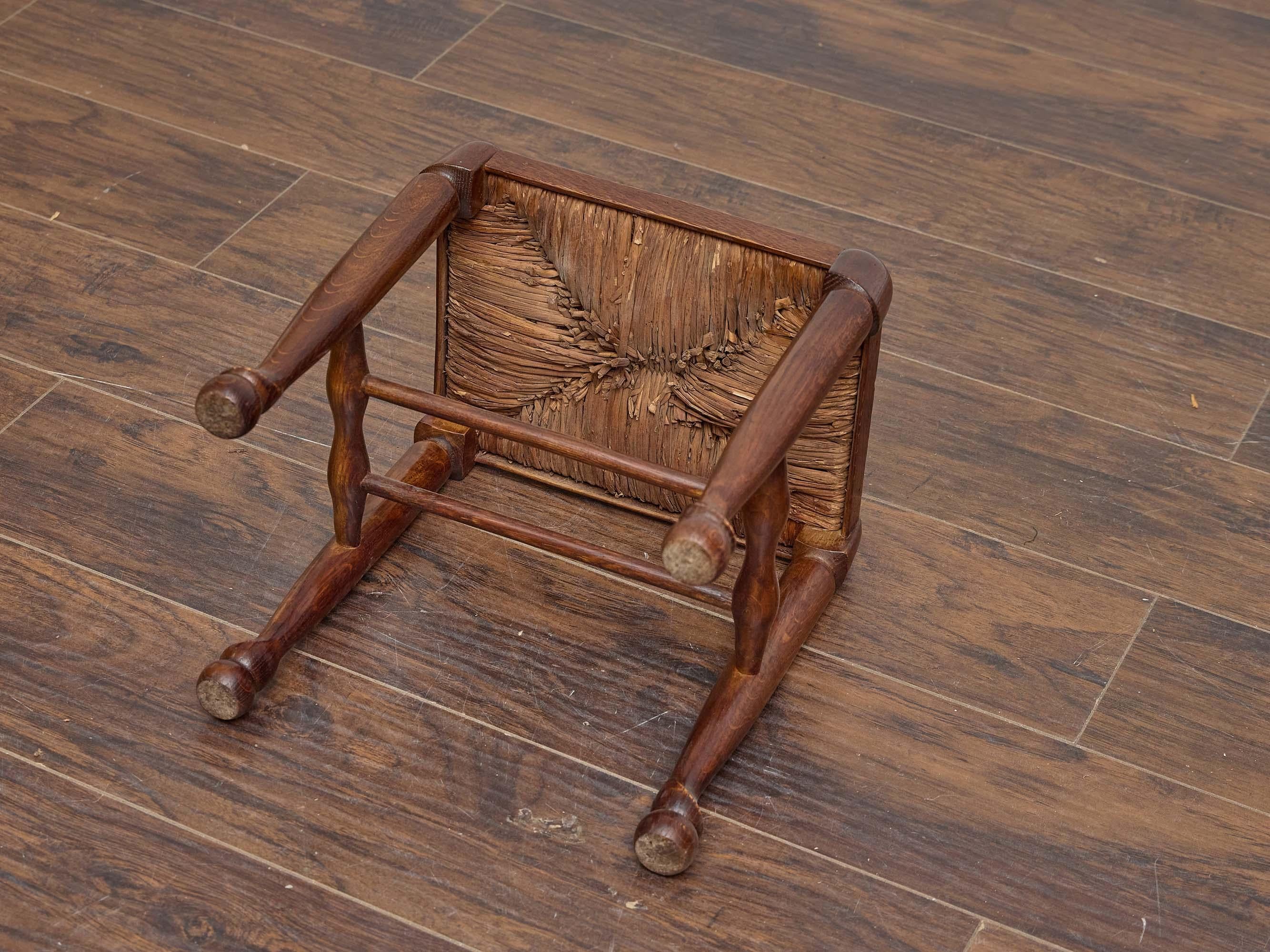 Tabouret anglais en chêne et jonc avec pieds en pad et Ball and Ball, vers 1900 en vente 2