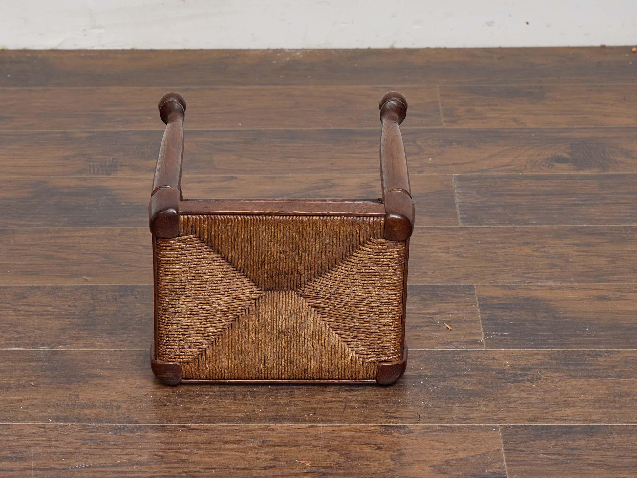Jonc Tabouret anglais en chêne et jonc avec pieds en pad et Ball and Ball, vers 1900 en vente