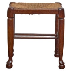 Taburete inglés de roble y junco con patas Ball and Ball, circa 1900
