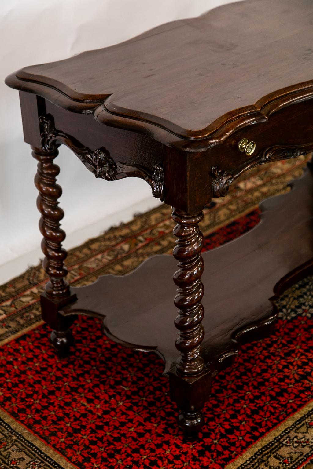 English Oak Barley Twist Center Serving Table In Good Condition For Sale In Wilson, NC