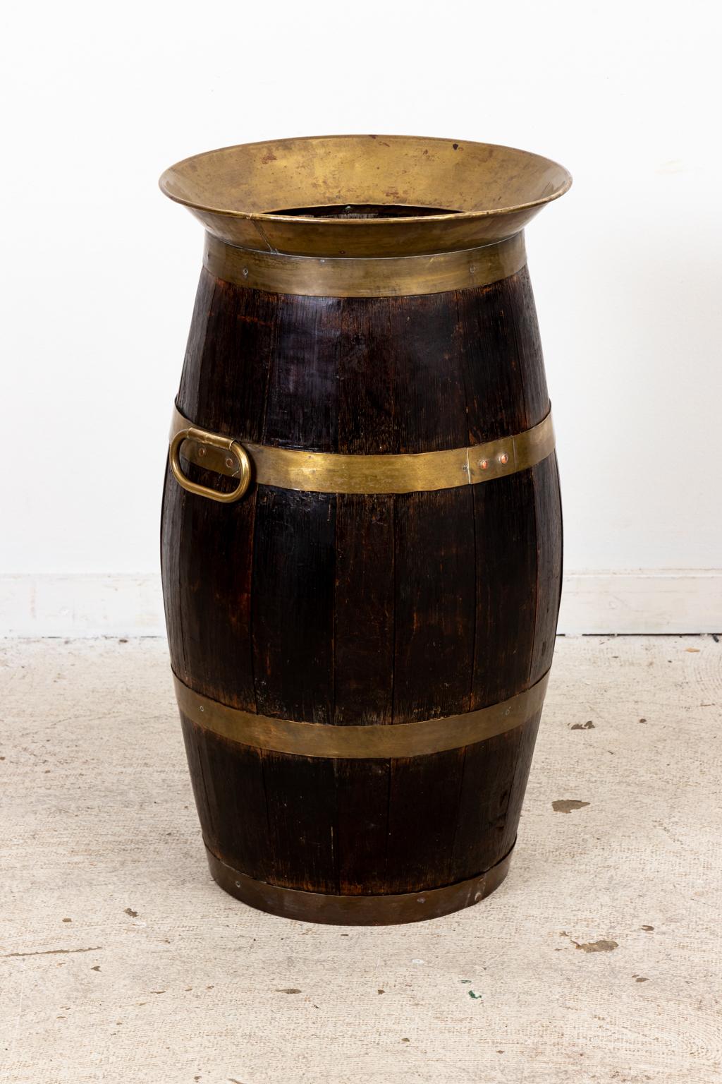 Early 20th Century English Oak Barrel Umbrella Stand For Sale