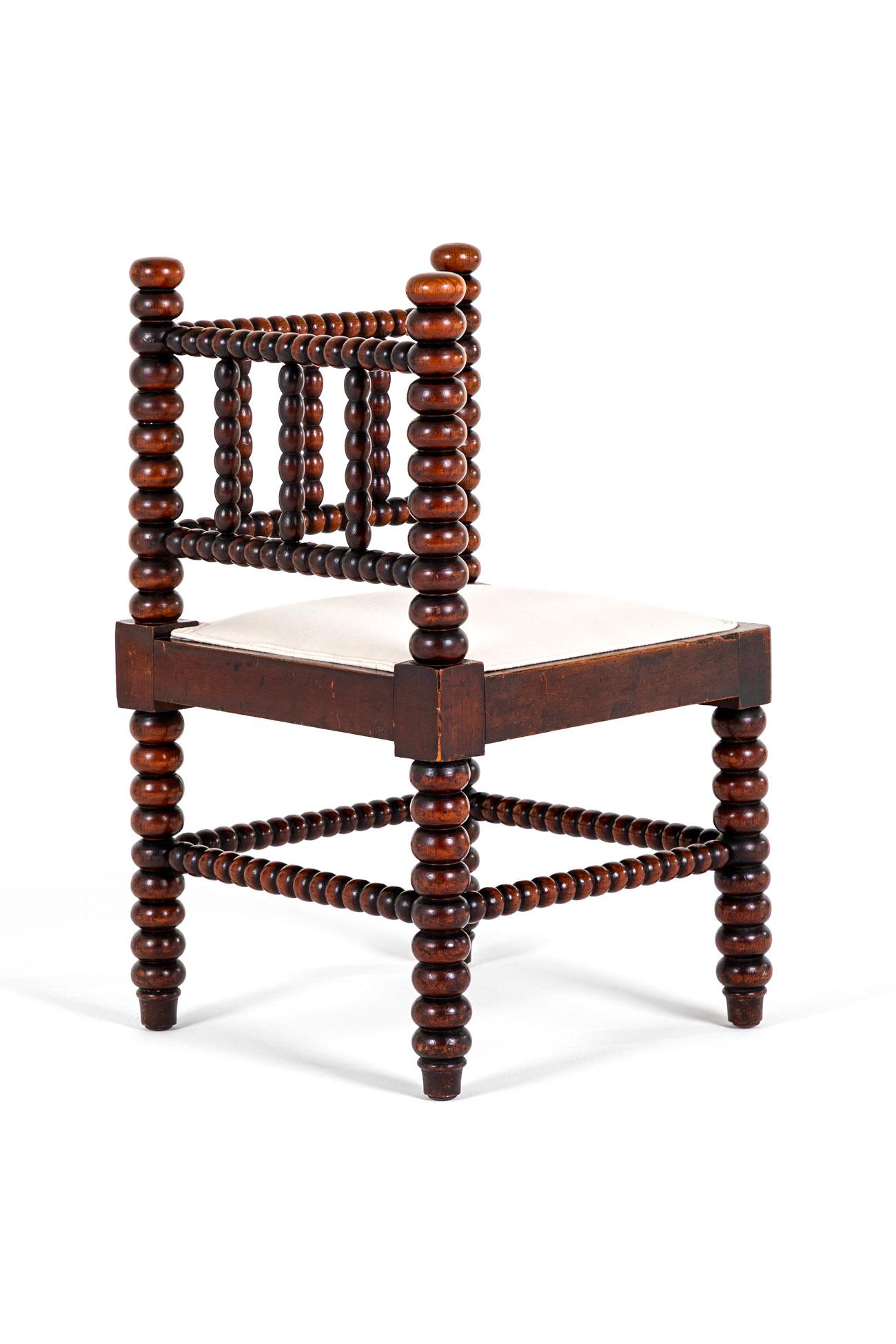 Apogée victorien English Oak Bobbin Corner Chair en vente