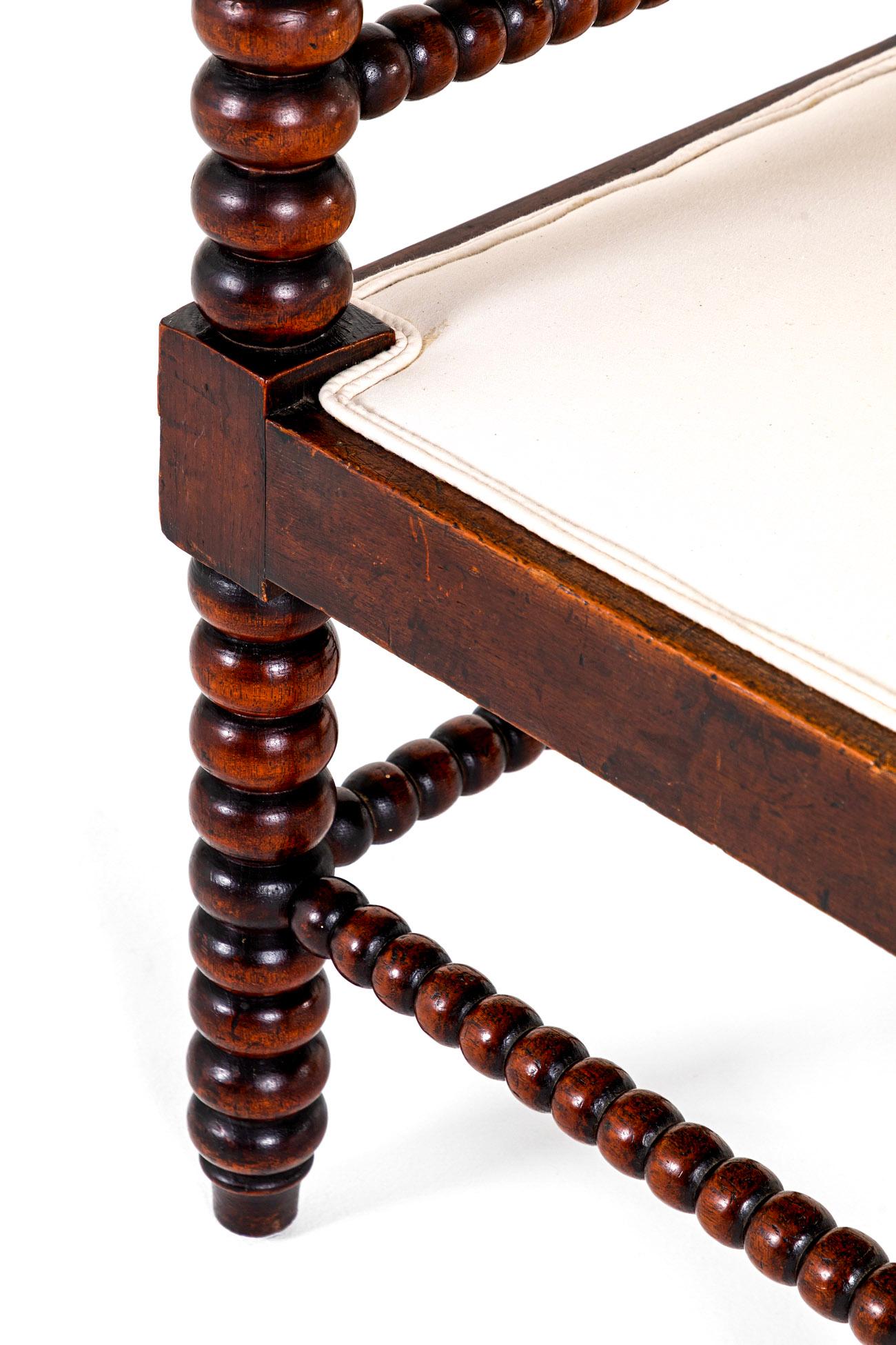 XIXe siècle English Oak Bobbin Corner Chair en vente