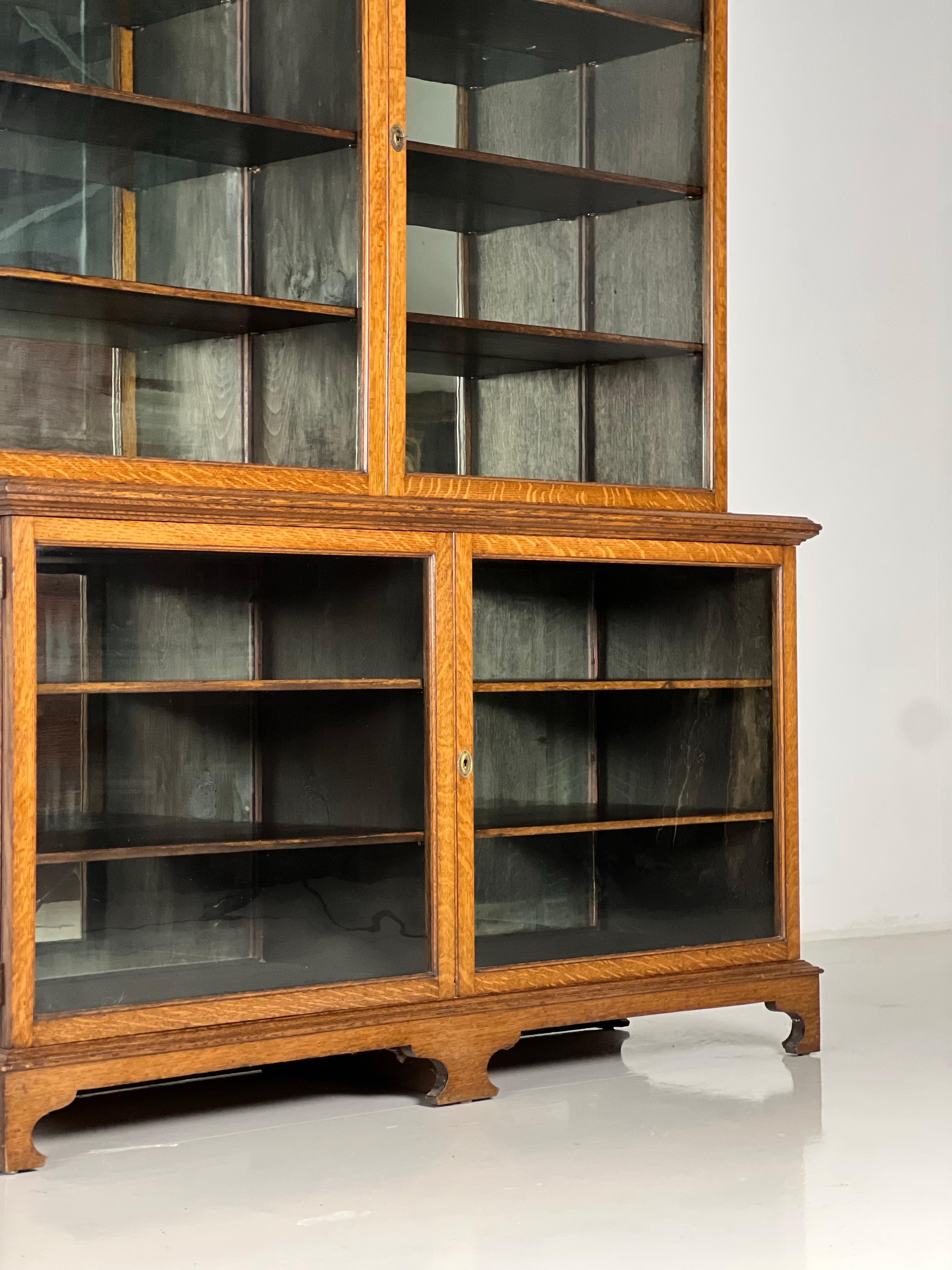 English oak bookcase For Sale 3